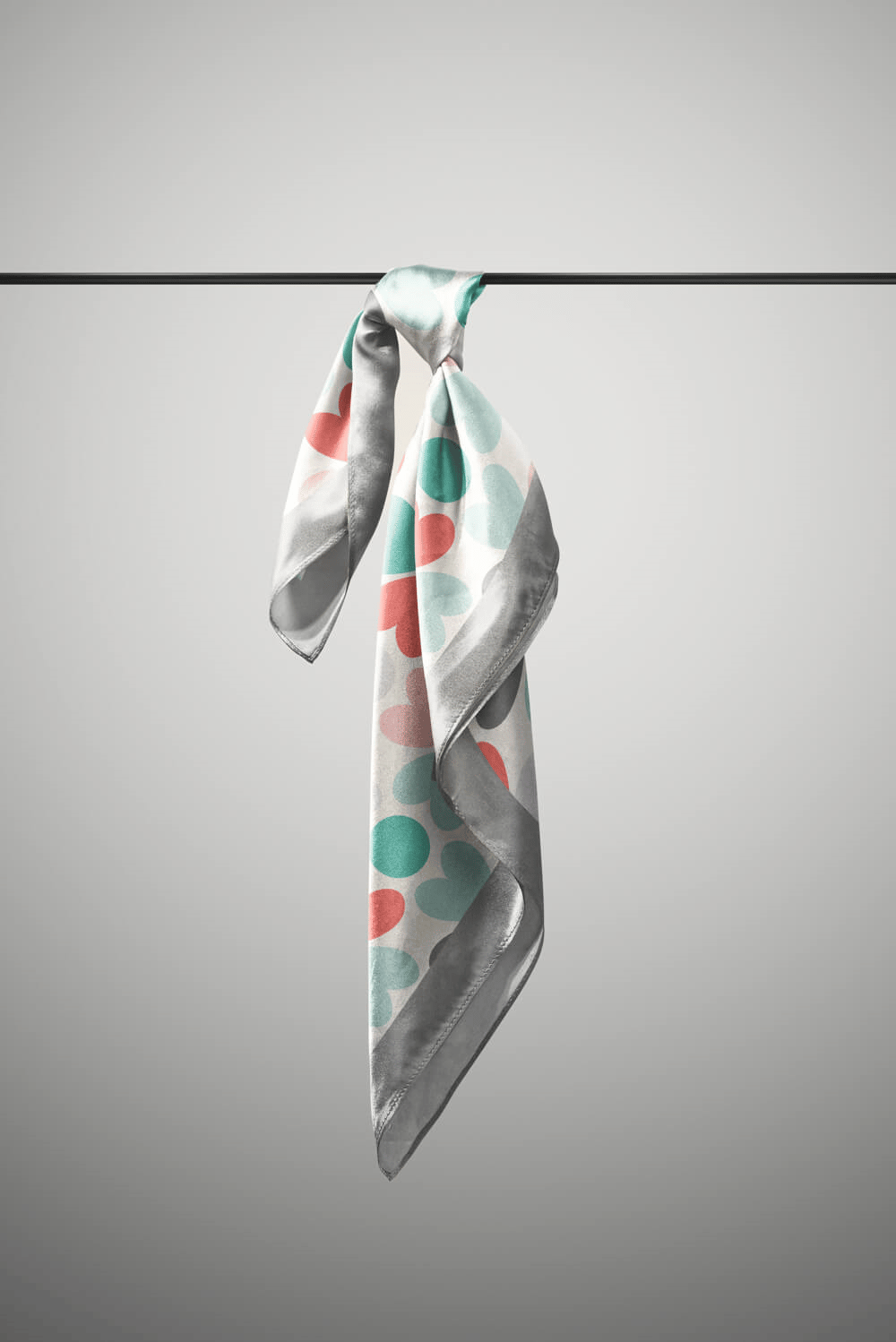 V40 Kadın Kalp Desenli Bandana 50x50 Yeşil Kırmızı DG0122-22