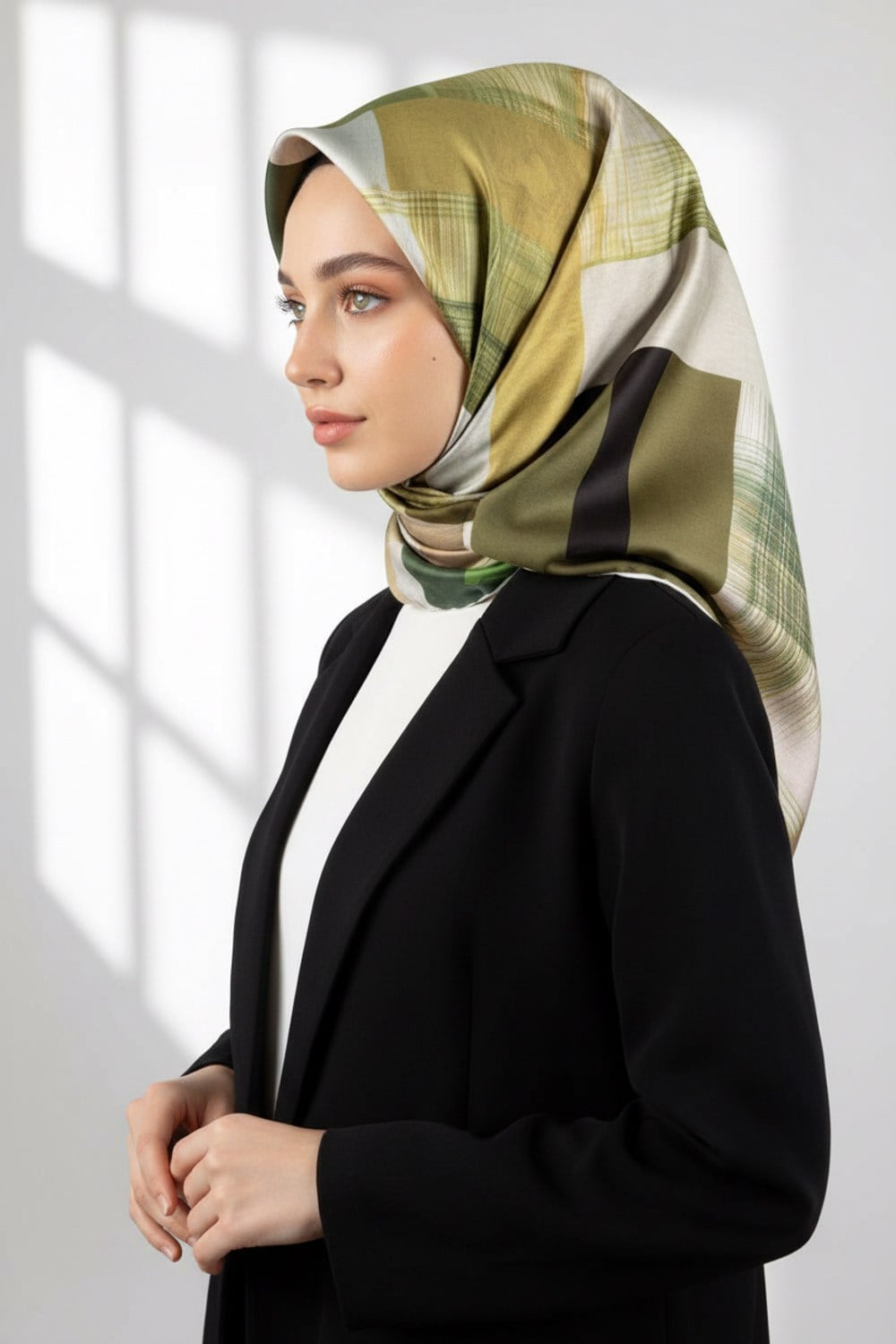Twill Geometrik Desenli Haki Renkli 90x90 Eşarp (İpek İçermez) Kenar Dikiş Şekli El Dikişli