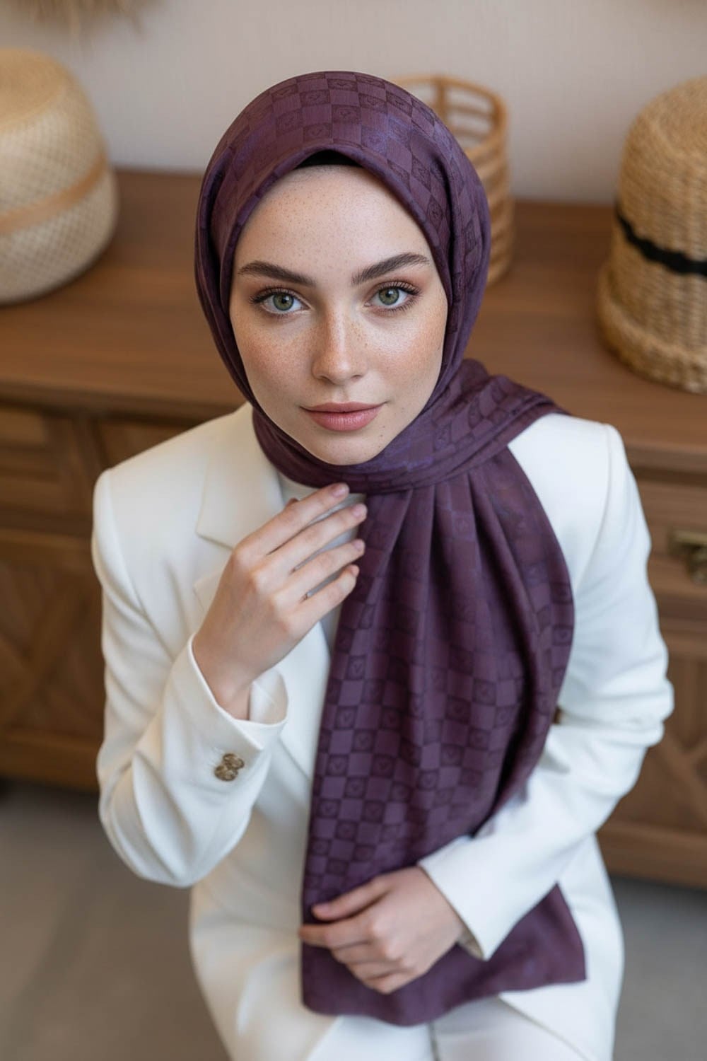 Vissona %57 İPEK %43 PAMUK Monogram Desenli Mürdüm Renkli Şal -  70x190 Dikiş Tipi İtalyan Dikişli