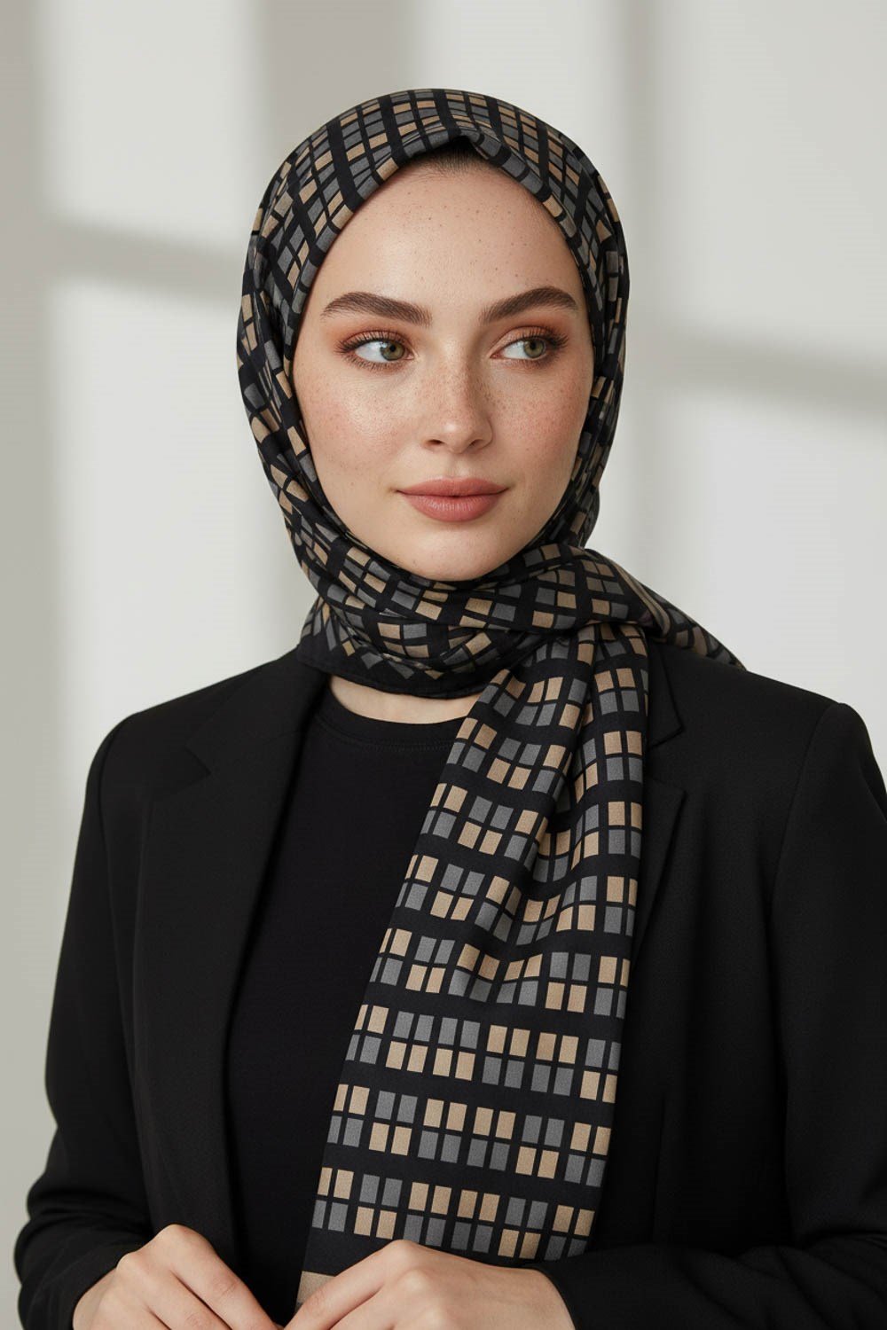KREP KARE DESENLİ FÜME RENKLİ 75X195 KIRIŞMAZ ŞAL