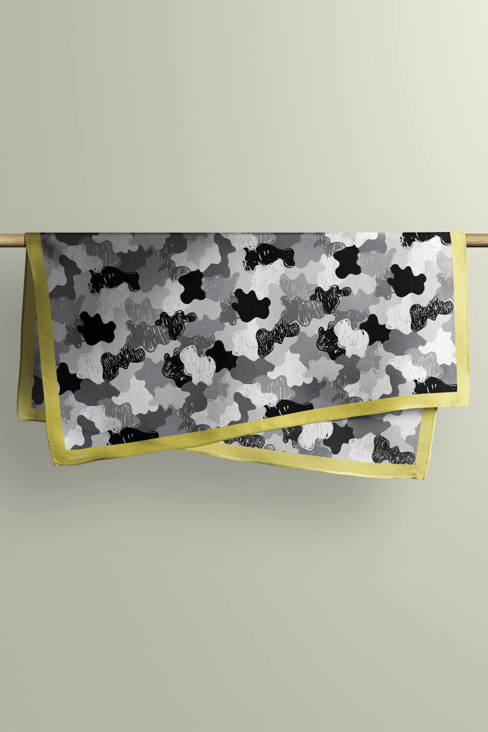 D98 Kadın Egzotik Desenli Bandana 50x50 Gri DG0255-22