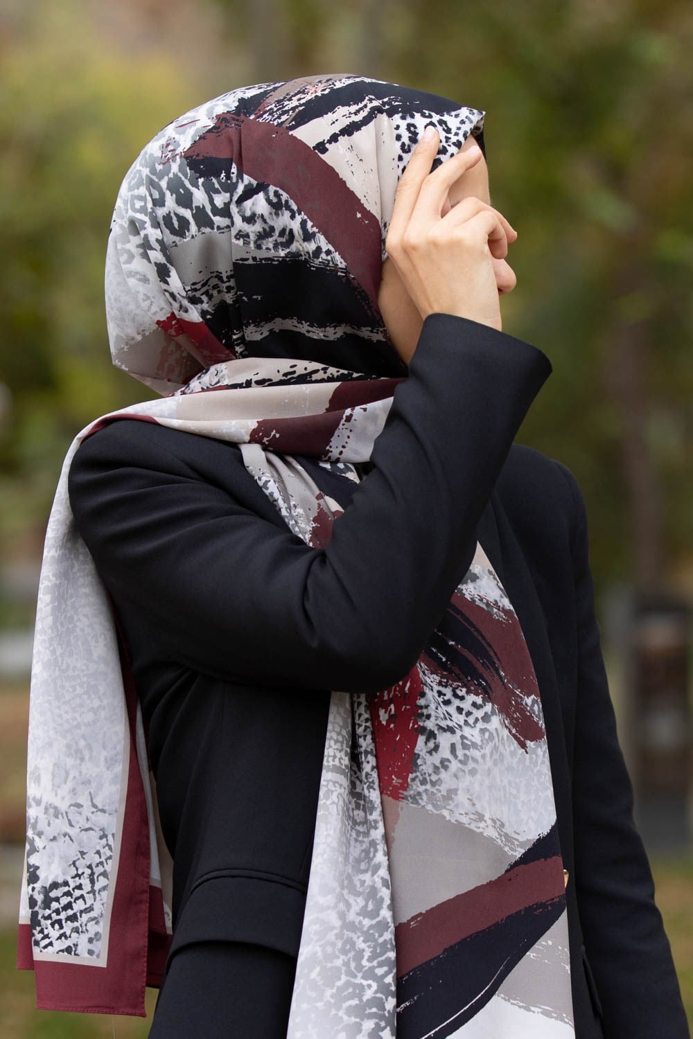 KREP LEOPAR DESENLİ KREM - BORDO RENKLİ 75X195 KIRIŞMAZ ŞAL