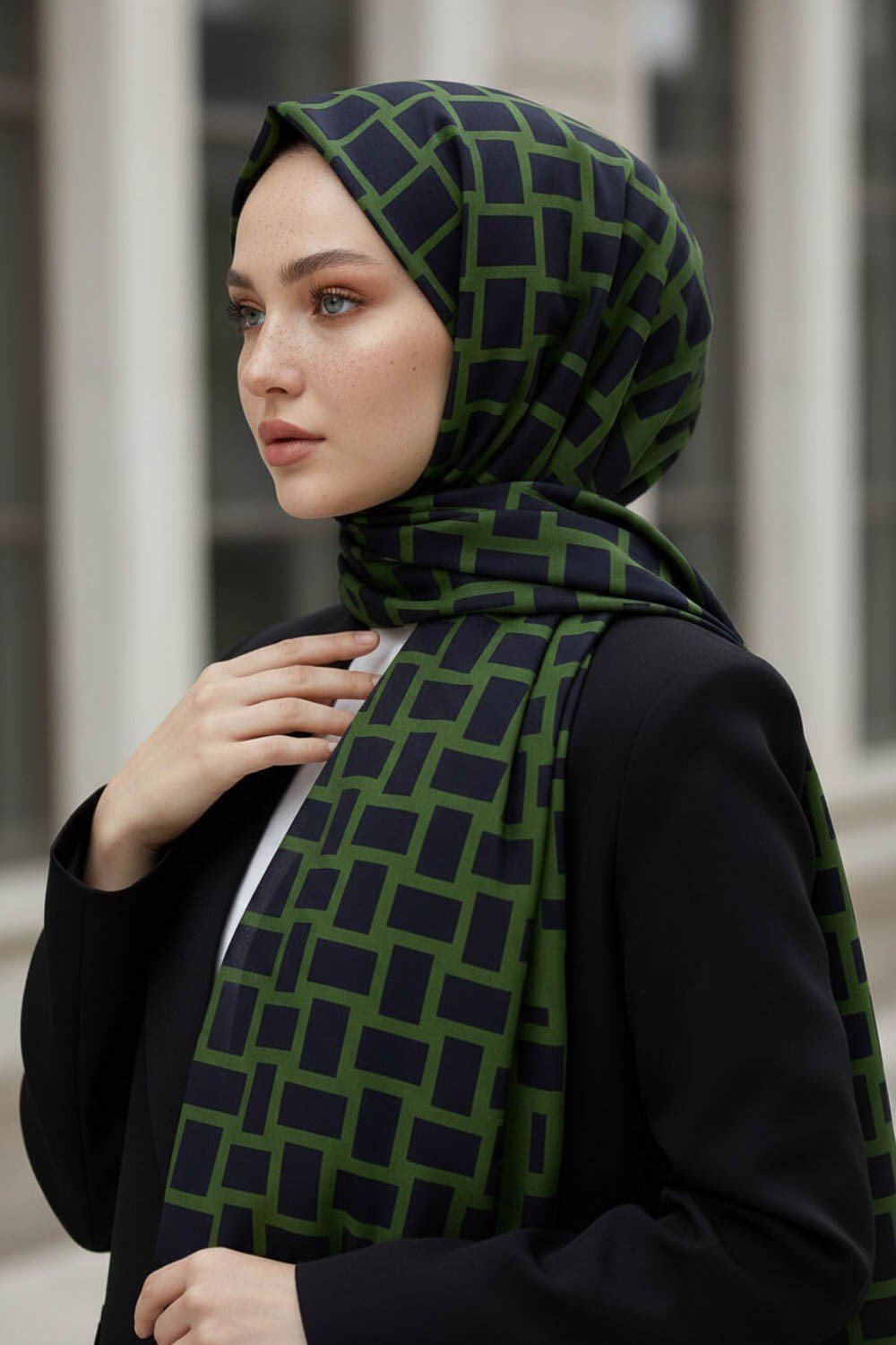 KREP KARELİ DESENLİ ZÜMRÜT YEŞİLİ RENKLİ 75X195 KIRIŞMAZ ŞAL