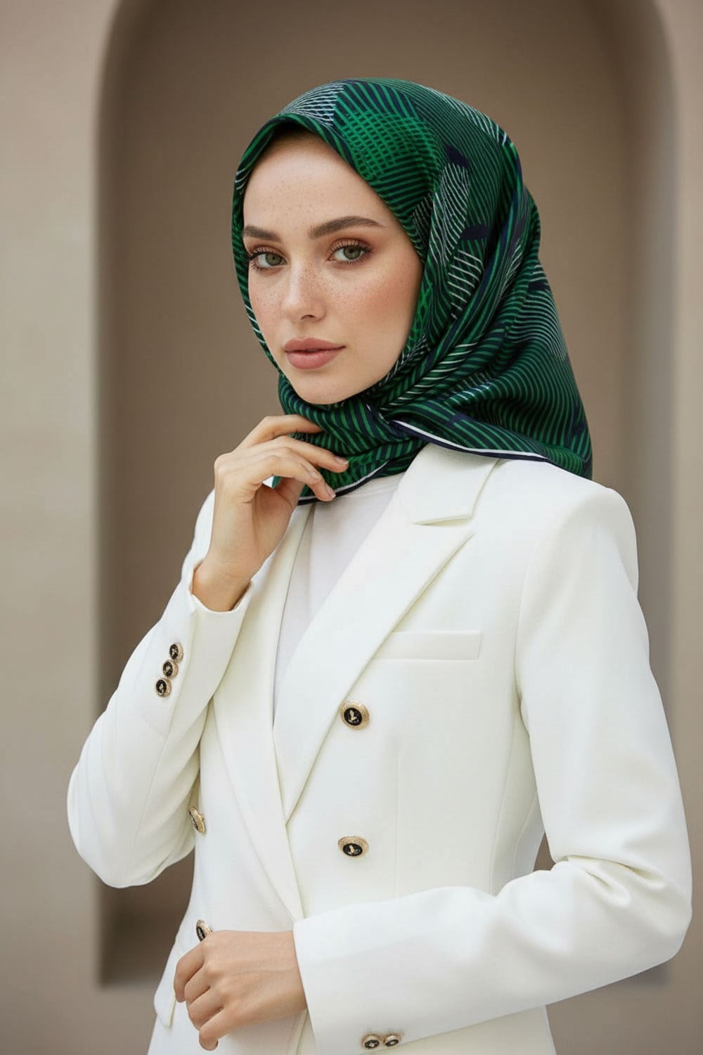 %100 Twill İpek Çizgili Çiçek Desenli Lacivert - Zümrüt Yeşili Renkli 90x90 Eşarp Dikim Şekli : El Dikişi