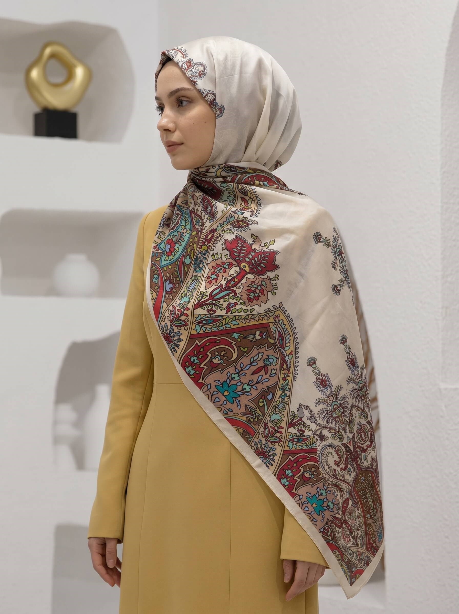 %100 İpek Etnik Desenli Krem Renkli 92x210 Şal