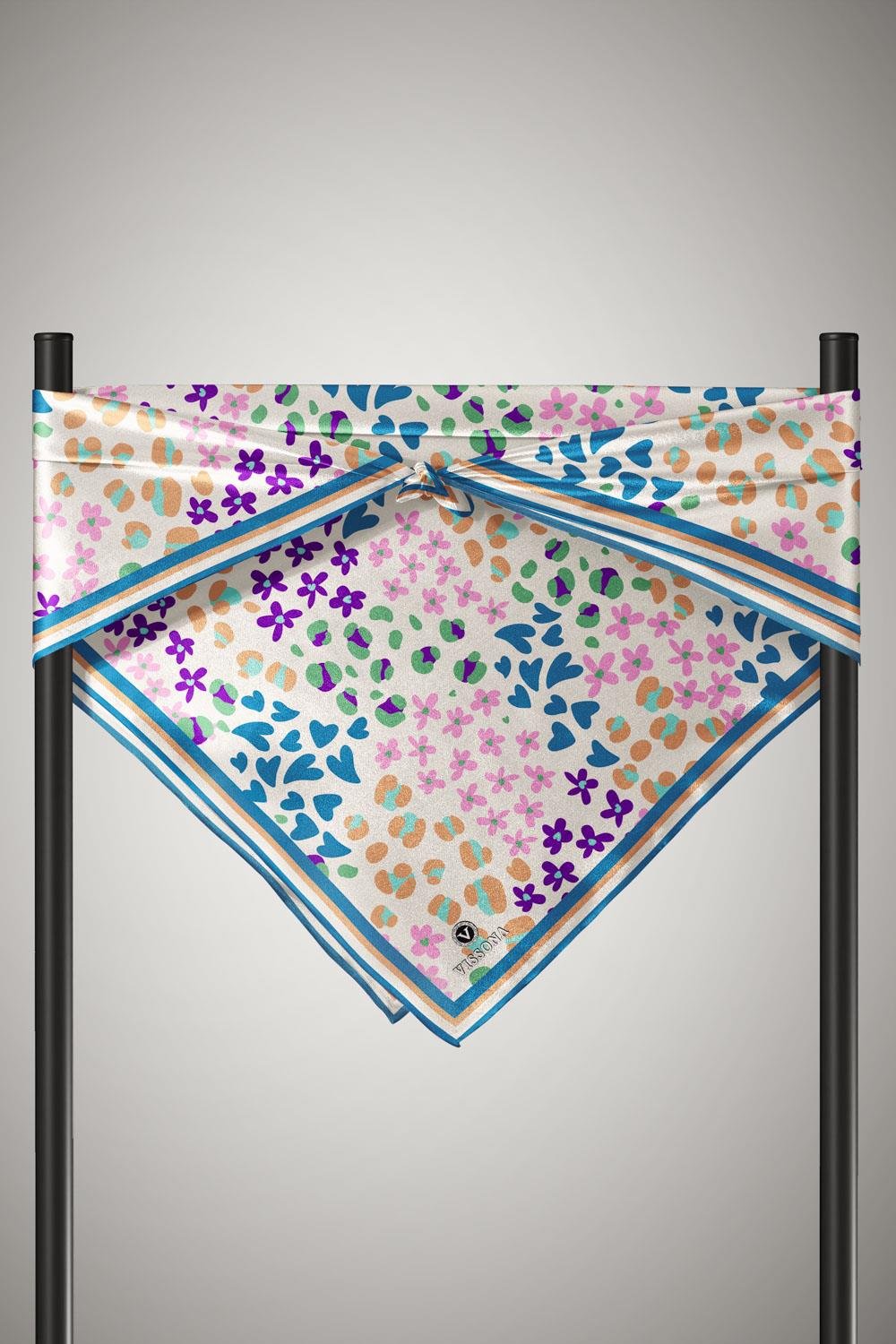 %100 Twill İpek Kalpli Leopar Desenli İndigo - Pembe Renkli 90x90 Eşarp Dikim Şekli : El Dikişi