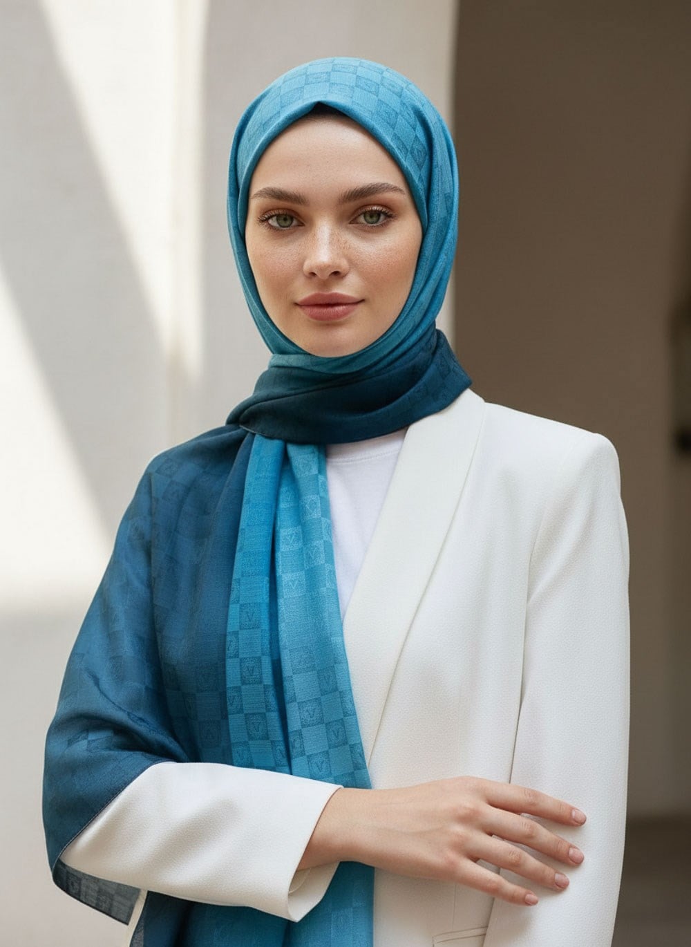 Vissona %57 İPEK %43 PAMUK Degrade Desenli Buz Mavisi Renkli Şal -  70x190 Dikiş Tipi İtalyan Dikişli