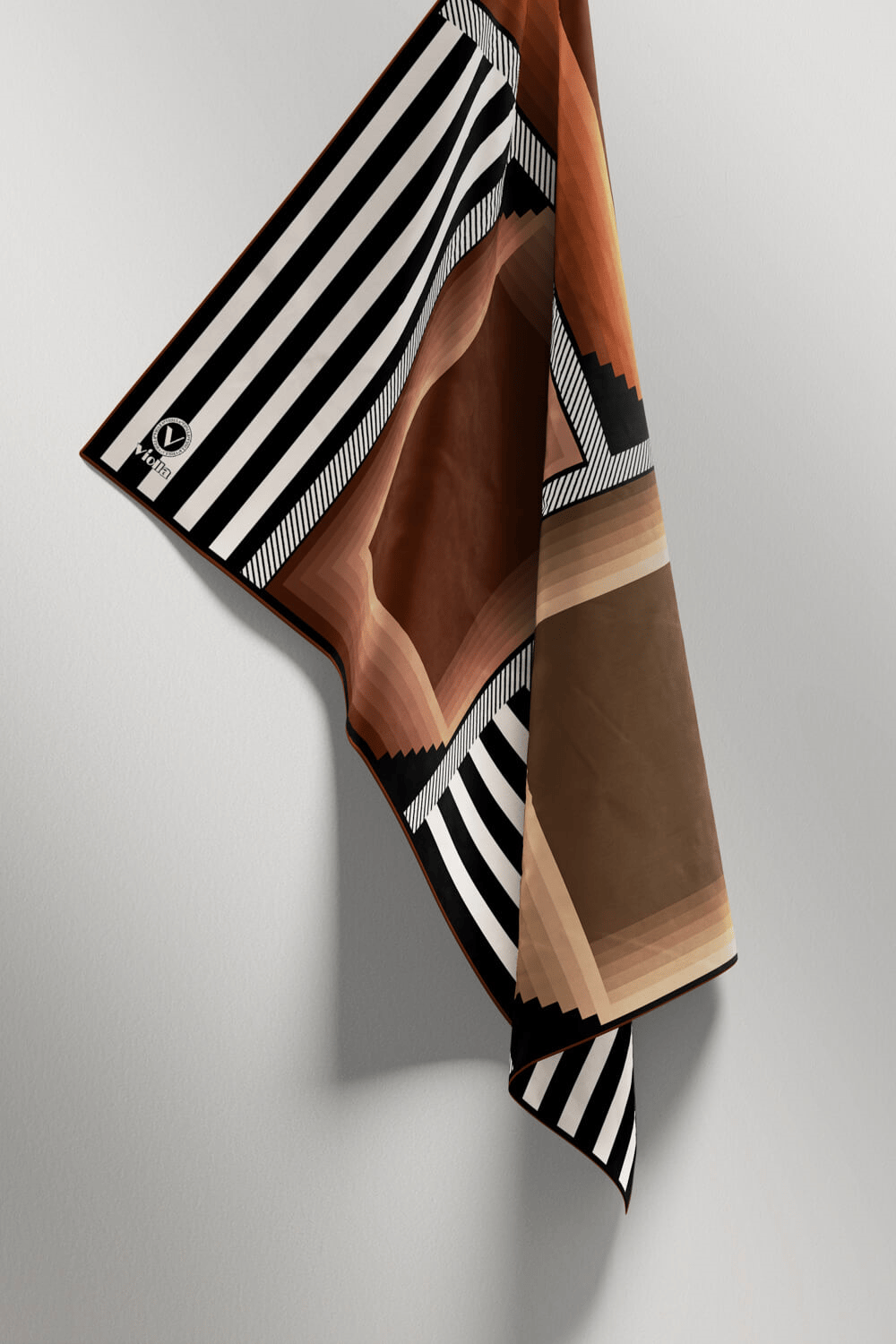 Twill Geometrik Desenli Taba Renkli 90x90 Eşarp (İpek İçermez) Kenar Dikiş Şekli El Dikişli