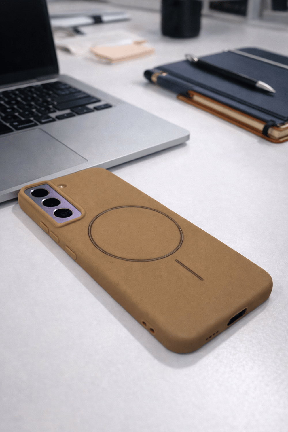 SAMSUNG Galaxy S22 Uyumlu İçi Kadife Magsafe Wireless Şarz Özellikli Camel Renkli Telefon Kılıfı