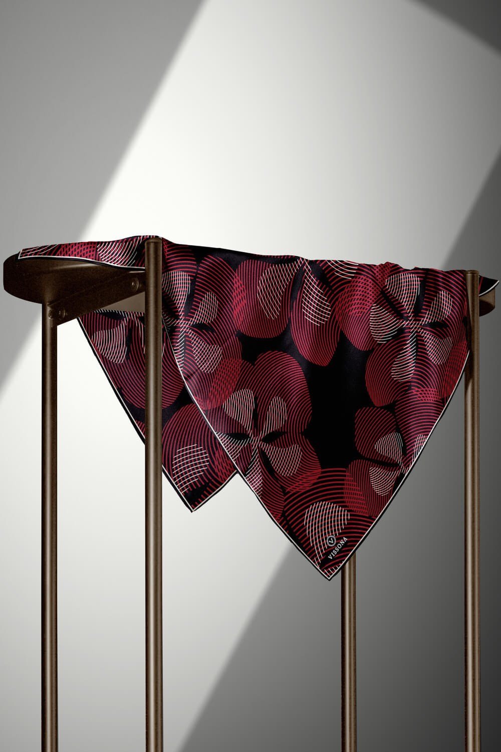 %100 Twill İpek Çizgili Çiçek Desenli Siyah - Bordo Renkli 90x90 Eşarp Dikim Şekli : El Dikişi