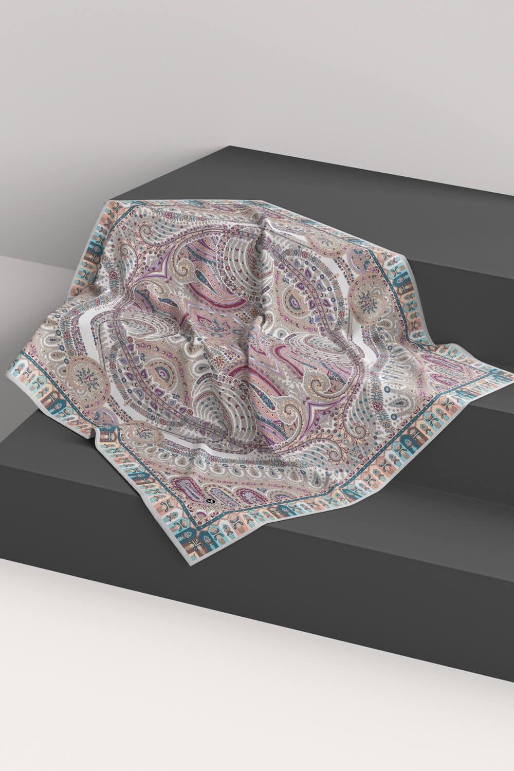 %100 Twill İpek Etro Desenli Gri - Somon Renkli 90x90 Eşarp Dikim Şekli : El Dikişi