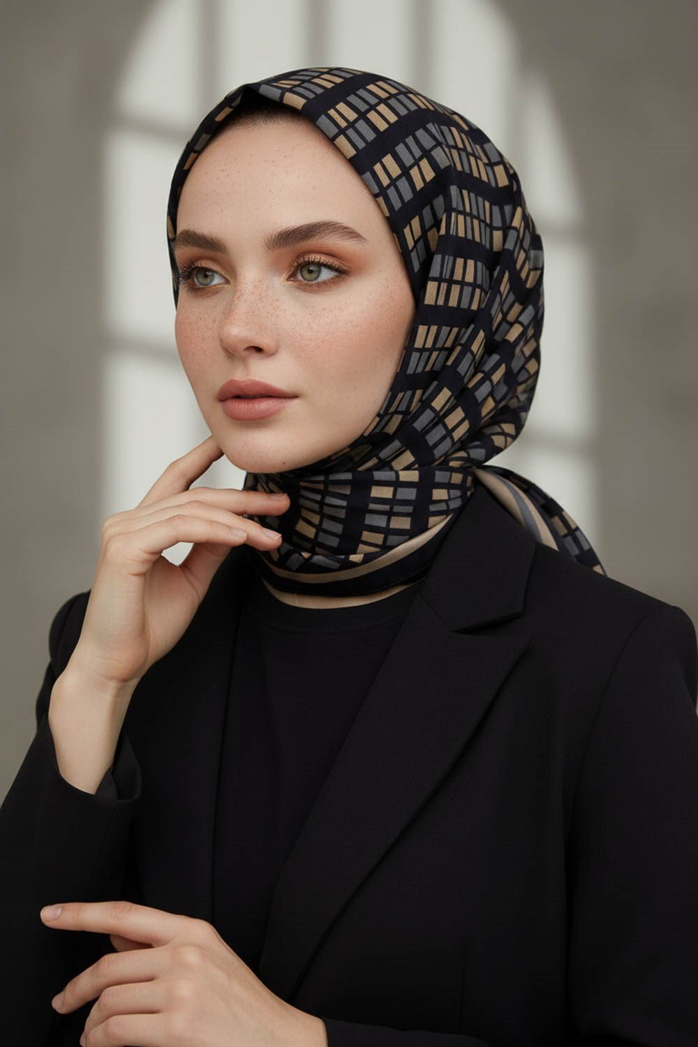 KREP KARE DESENLİ FÜME RENKLİ 75X195 KIRIŞMAZ ŞAL