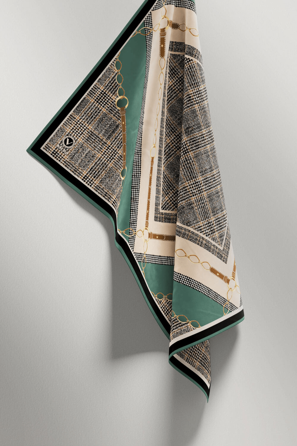 Twill Kemer ve Zincir Detaylı Ekose Desenli Petrol Yeşili Renkli 90x90 Eşarp (İpek İçermez) Kenar Dikiş Şekli El Dikişli