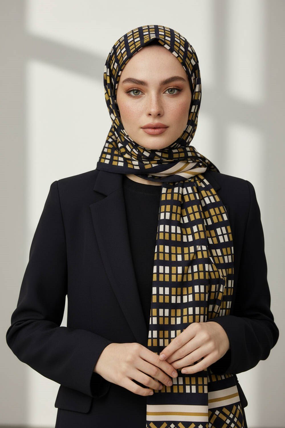 KREP KARE DESENLİ GOLD RENKLİ 75X195 KIRIŞMAZ ŞAL