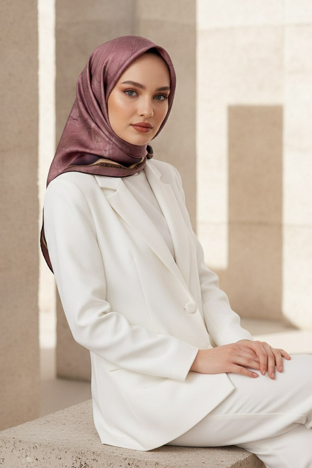 %100 Twill İpek Mermer Desenli Gül Kurusu Renkli 90x90 Eşarp Dikim Şekli : El Dikişi