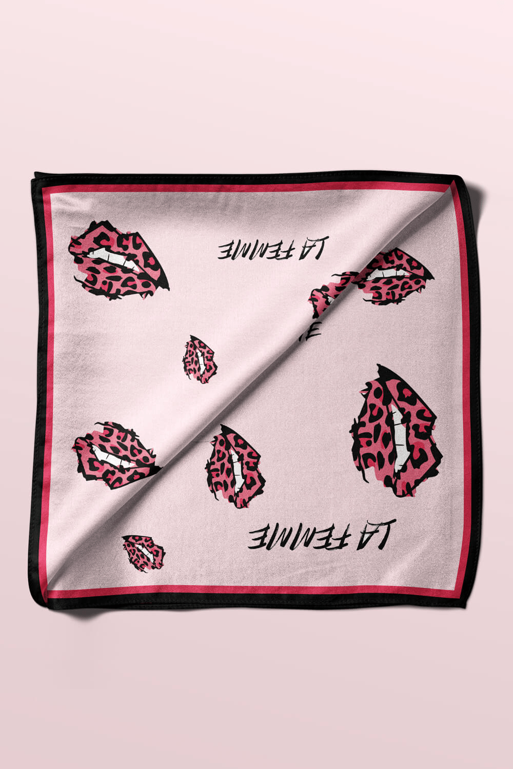 B77 Modabutik Dudak Desenli Bandana