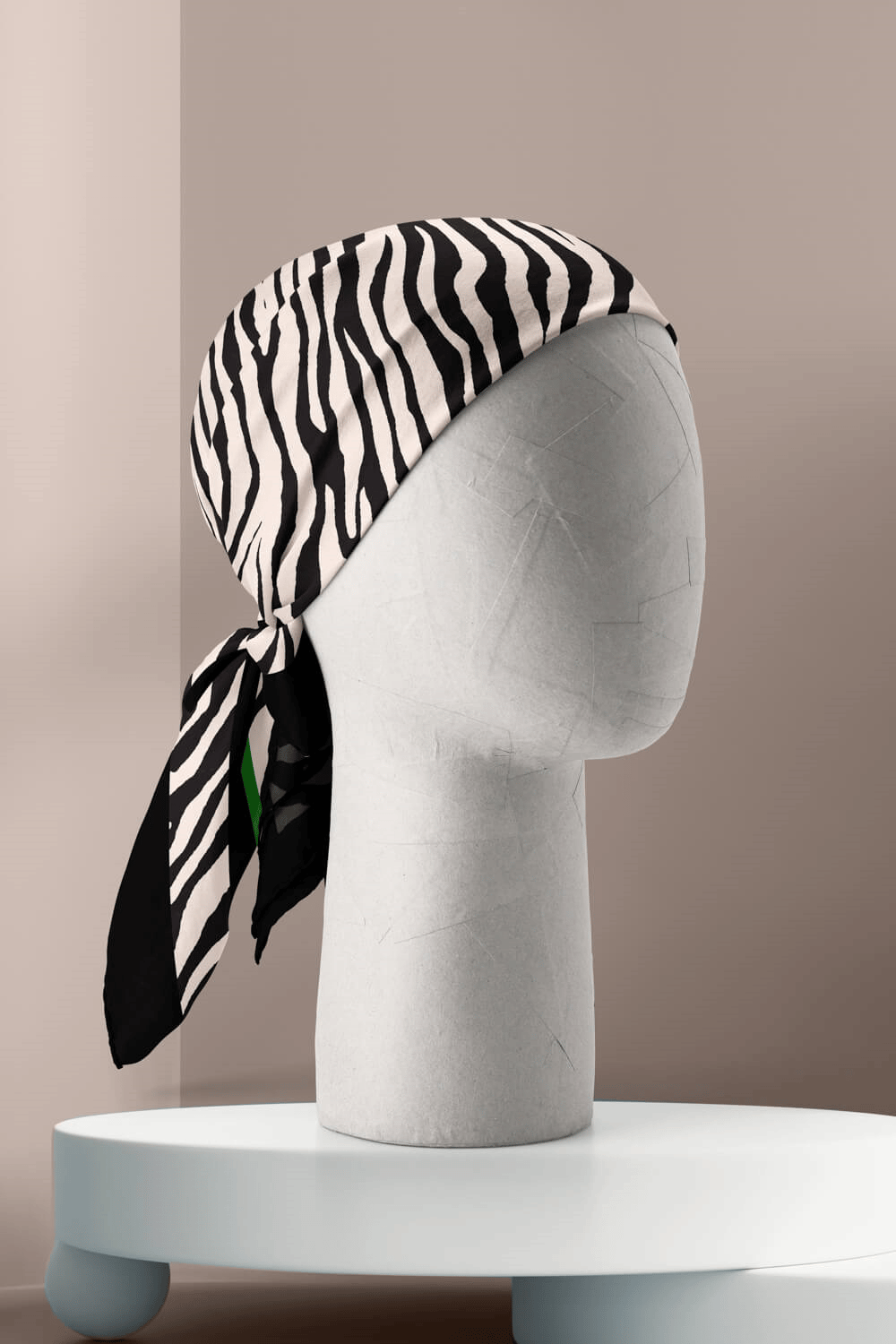 Kadın Siyah Beyaz Zebra Desenli 50x50 Bandana HYL DG01282-22