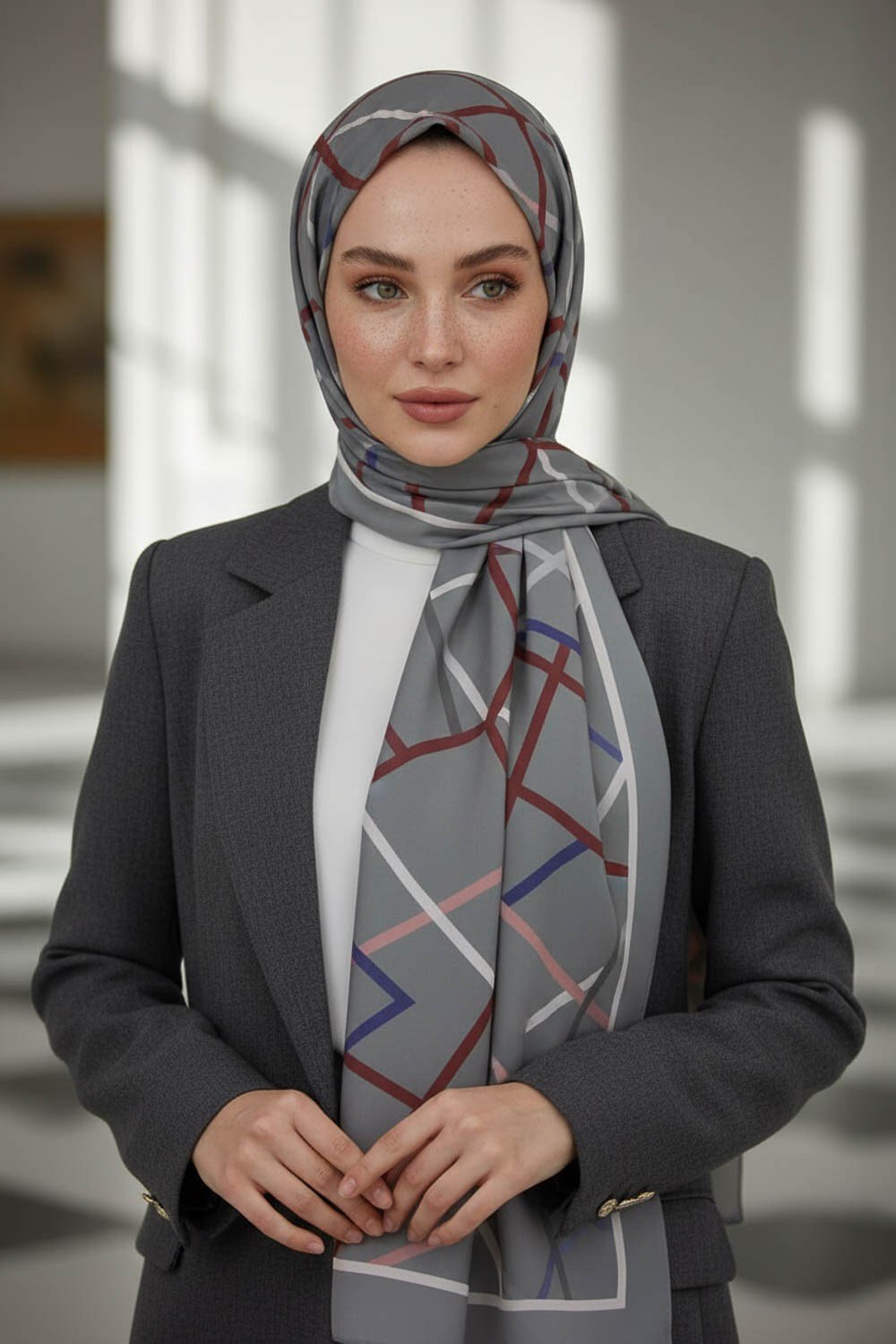 KREP ÇİZGİLİ DESENLİ GRİ RENKLİ 75X195 KIRIŞMAZ ŞAL