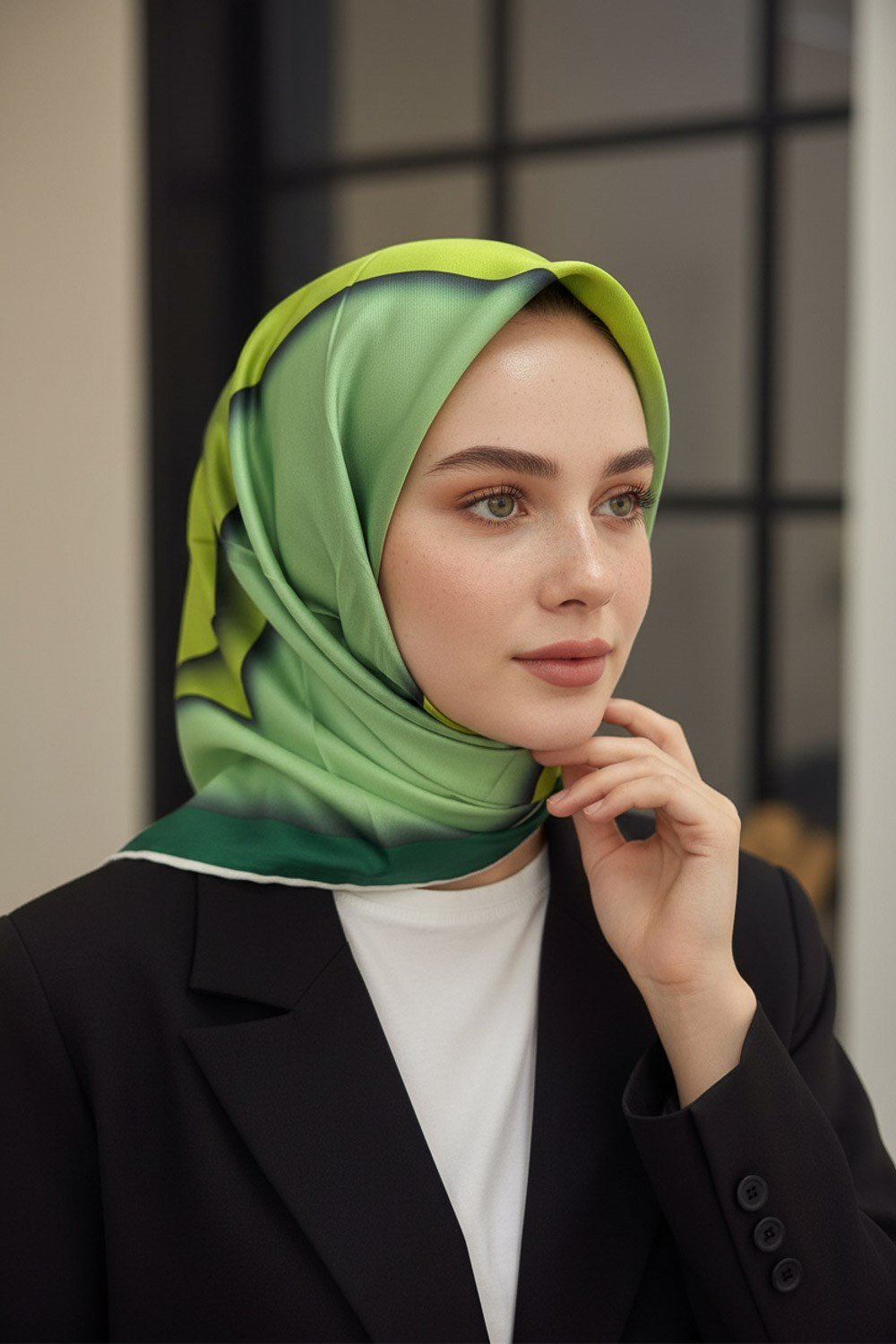 %100 Twill Renk Bloklu Çizgili Desenli Haki Yeşili - Zümrüt Yeşili Renkli 90x90 Eşarp Dikim Şekli: El Dikişii