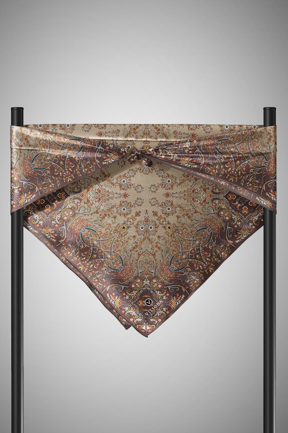%100 Twill İpek Şal Desenli Kahverengi Renkli 90x90 Eşarp Dikim Şekli : El Dikişi