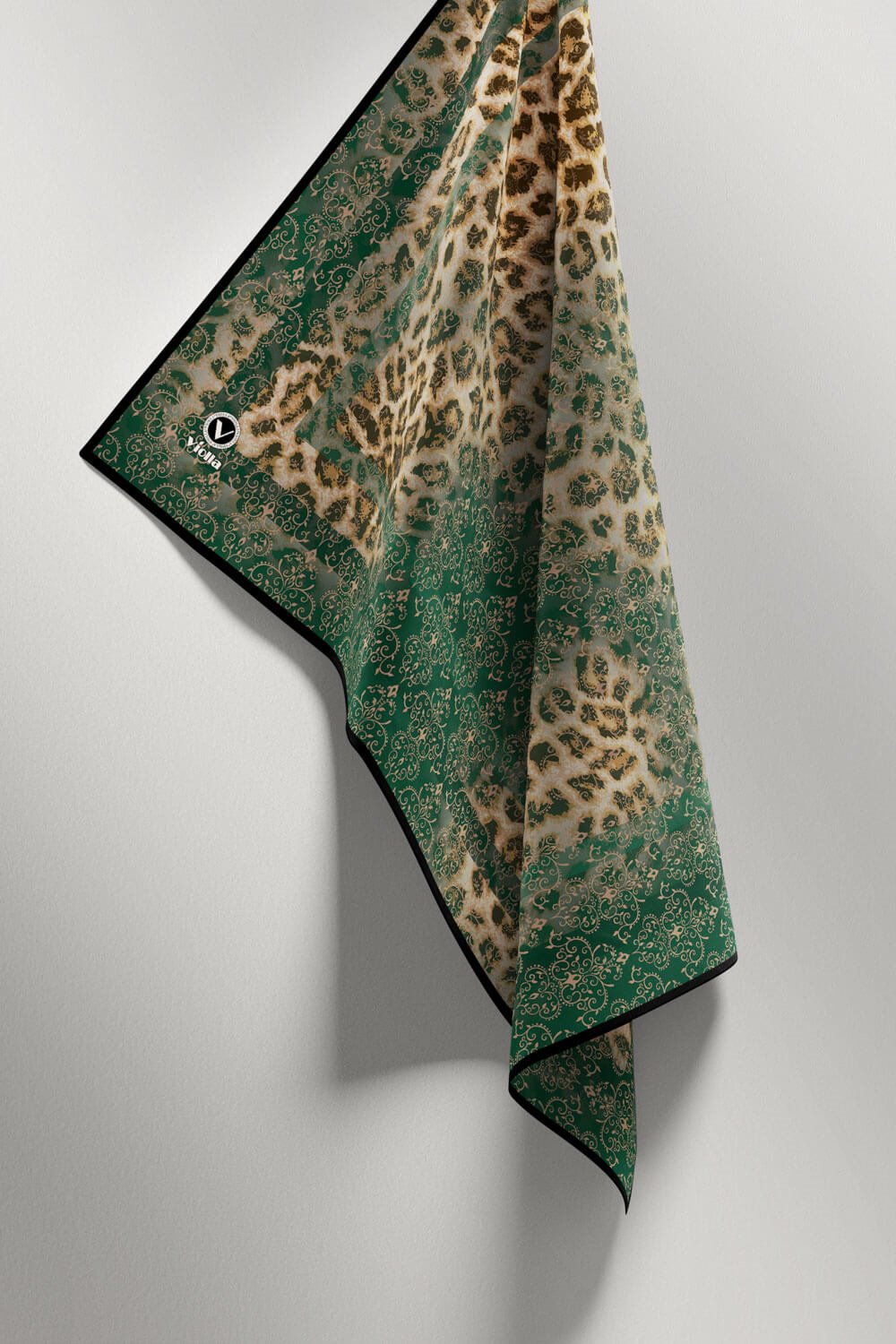 Twill Leopar Desenli Petrol Yeşili Renkli 90x90 Eşarp (İpek İçermez) Kenar Dikiş Şekli El Dikişli
