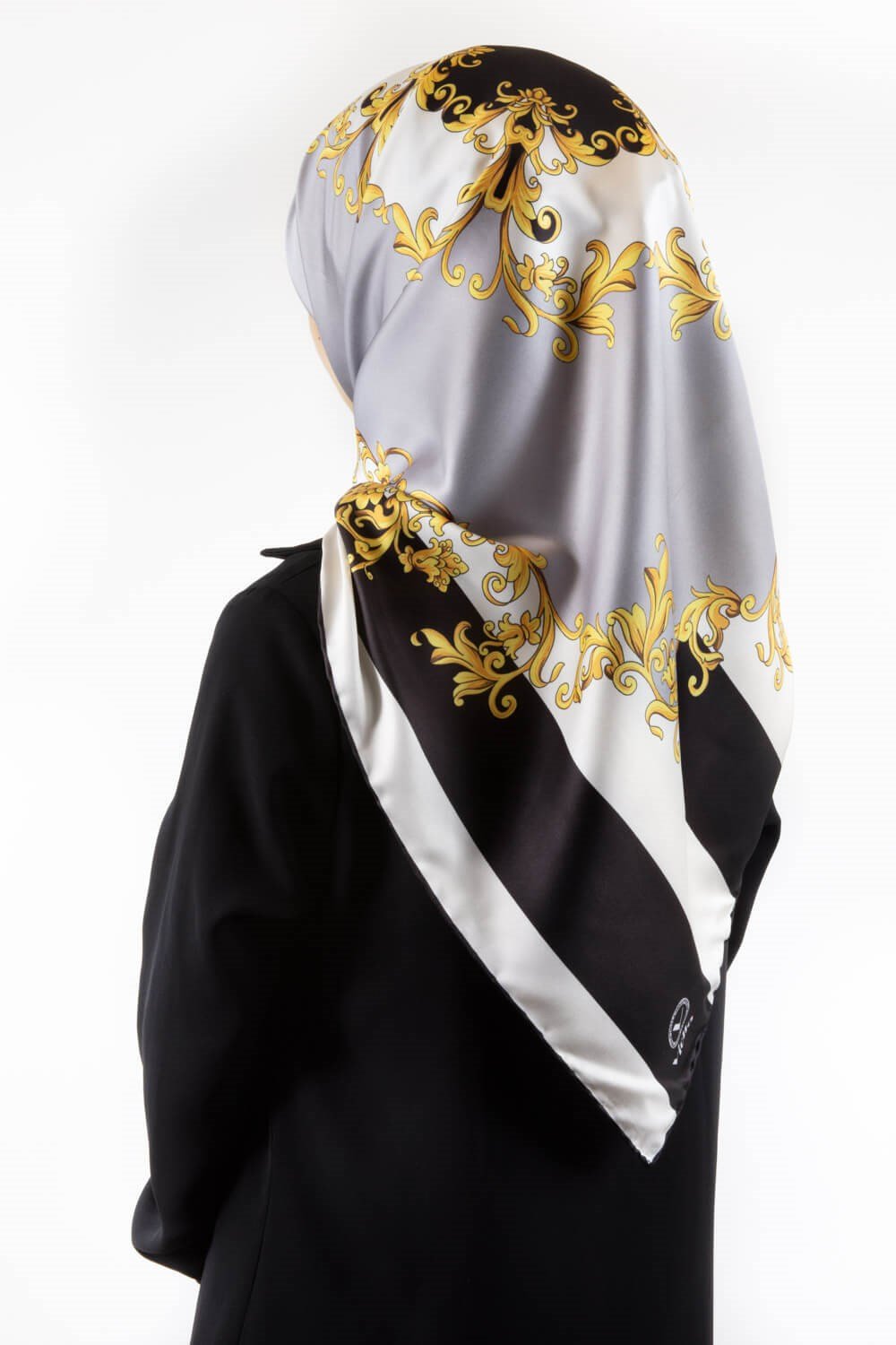 Twill Çizgili Barok Desenli Gümüş Renkli 90x90 Eşarp (İpek İçermez) Kenar Dikiş Şekli El Dikişli