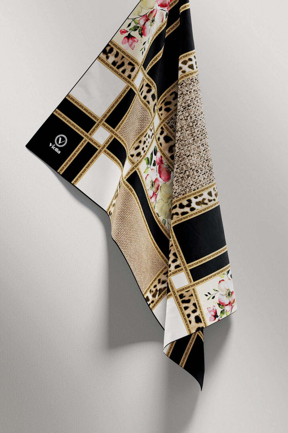 Twill Leopar ve Çiçek Desenli Siyah - Krem Renkli 90x90 Eşarp (İpek İçermez) Dikim Şekli : El Dikişi