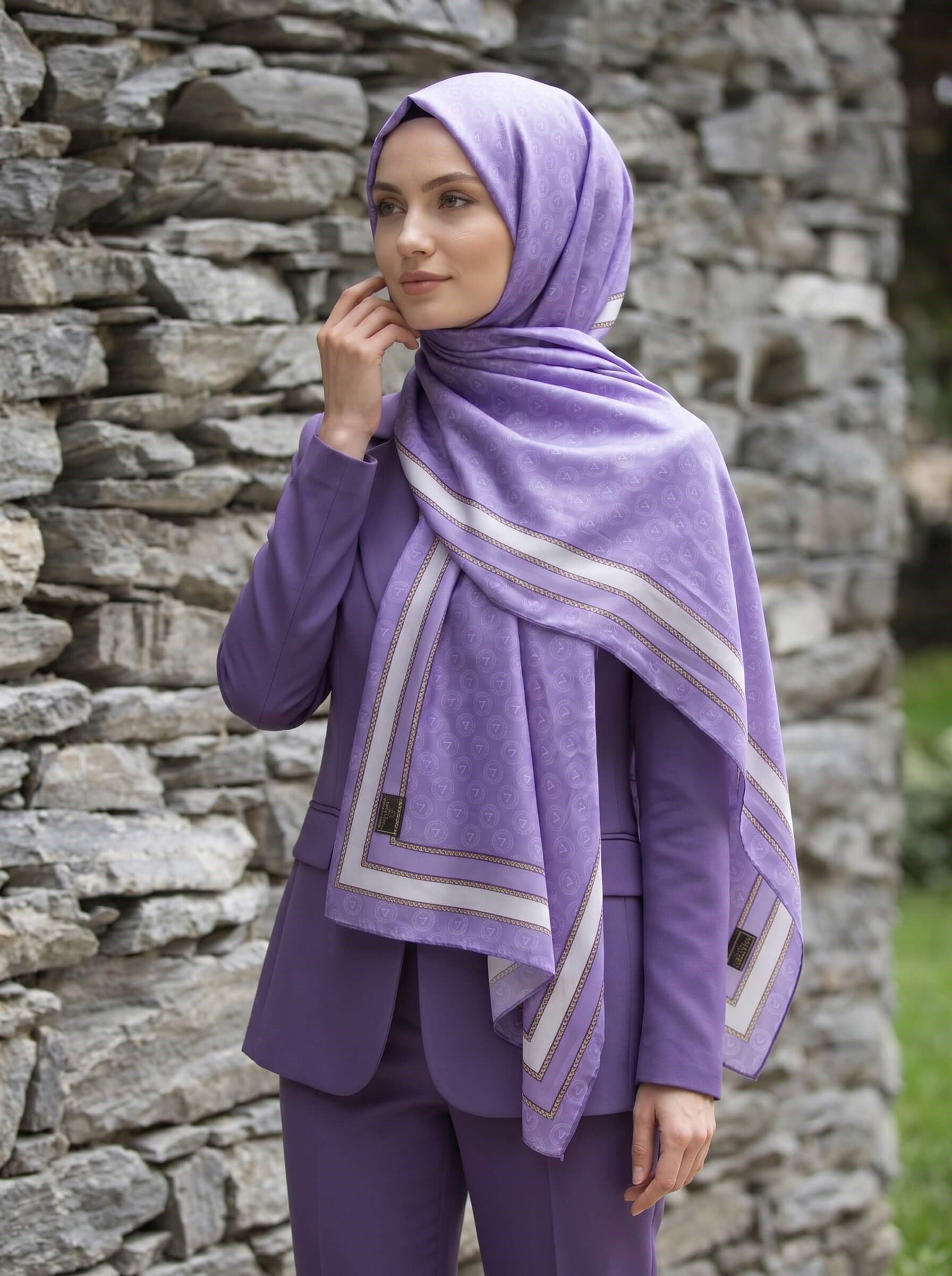 %100 Saf İpek Şal İnce Saten Vual Dokuma Monogram Desenli Lila - Krem Renkli 90x210 Şal
