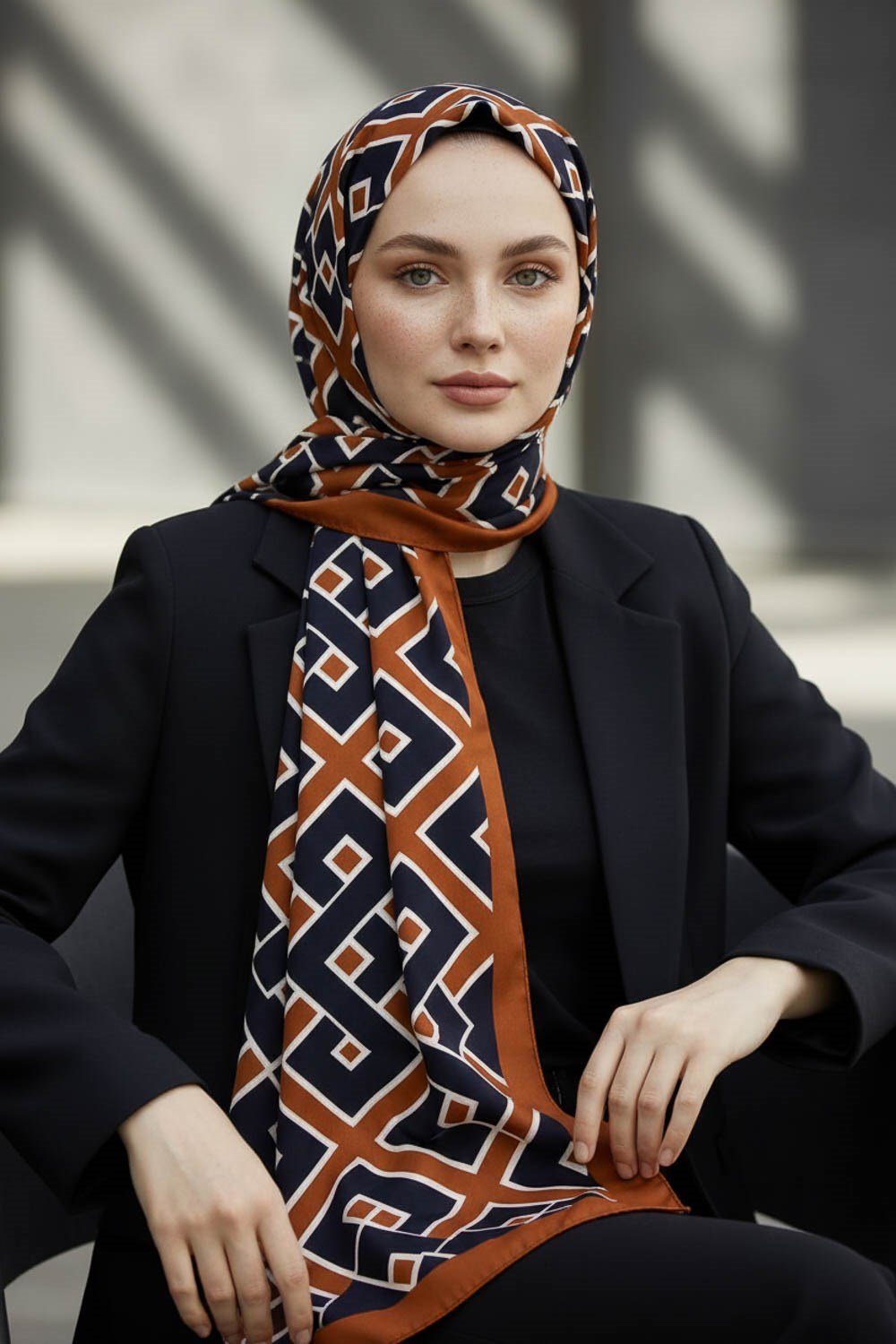 KREP GEOMETRİK DESENLİ TABA RENKLİ 75X195 KIRIŞMAZ ŞAL