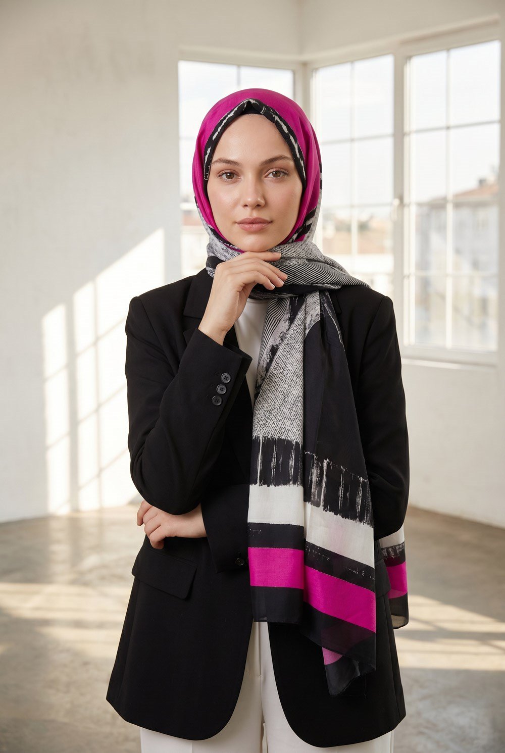 %100 Saf İpek Şal İnce Saten Vual Dokuma Patchwork Desenli Siyah - Fuşya Renkli 90x210 Şal