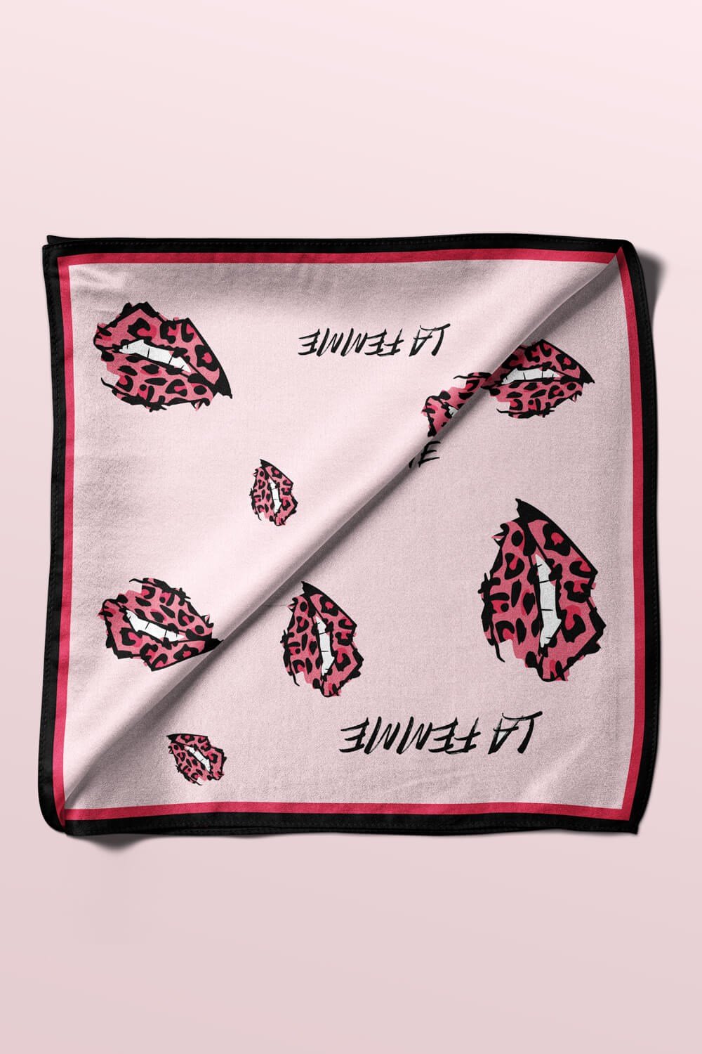 B77 Violla Dudak Desenli Bandana