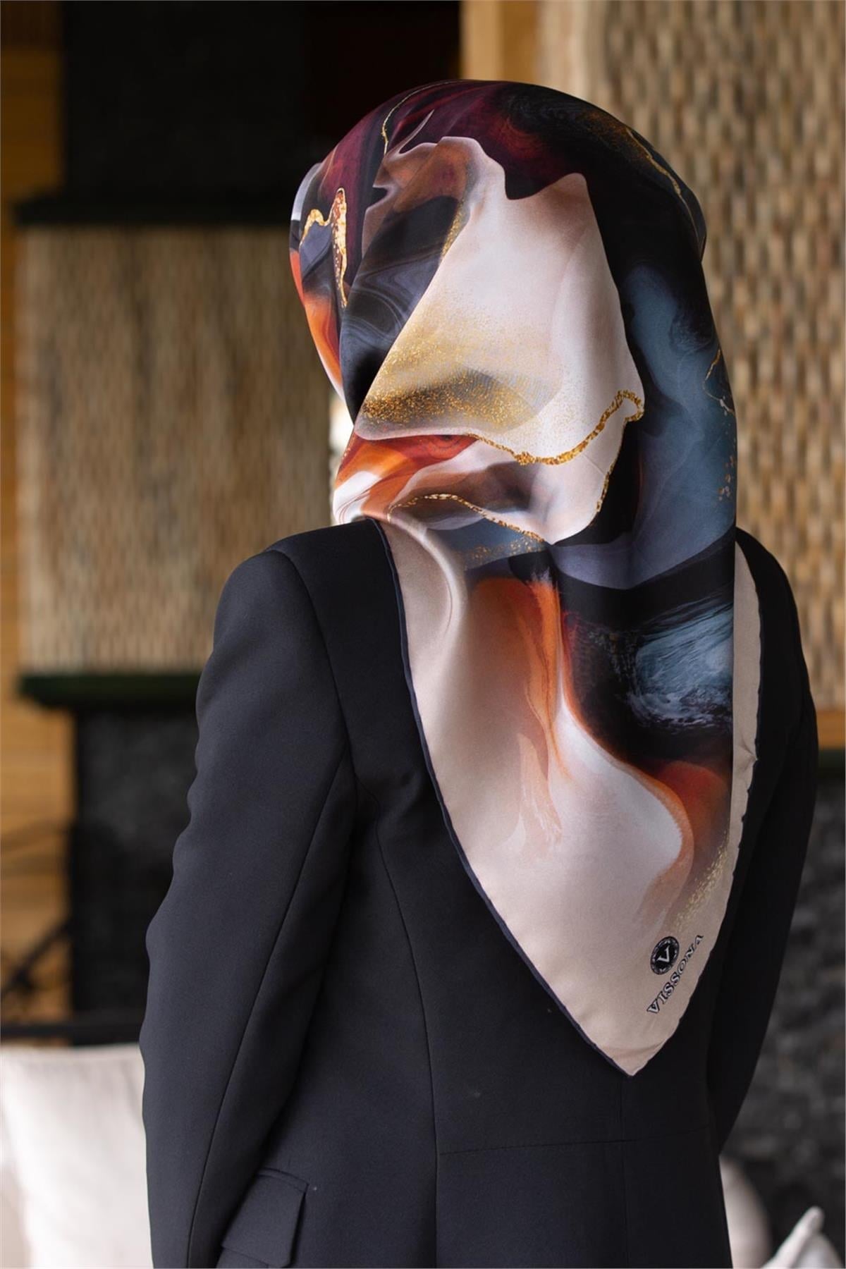 %100 Twill İpek Batik Desenli Nar Çiçeği - Petrol Yeşili Renkli 90x90 Eşarp Dikim Şekli : El Dikişi