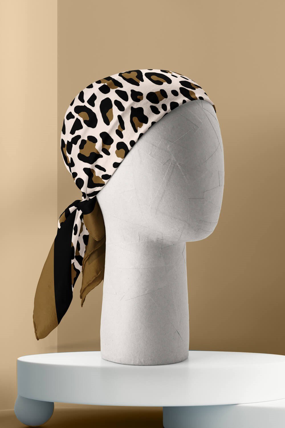 Violla E31 Kadın Kahve Siyah Benek Desenli 50x50 Bandana HYL DG01356-22