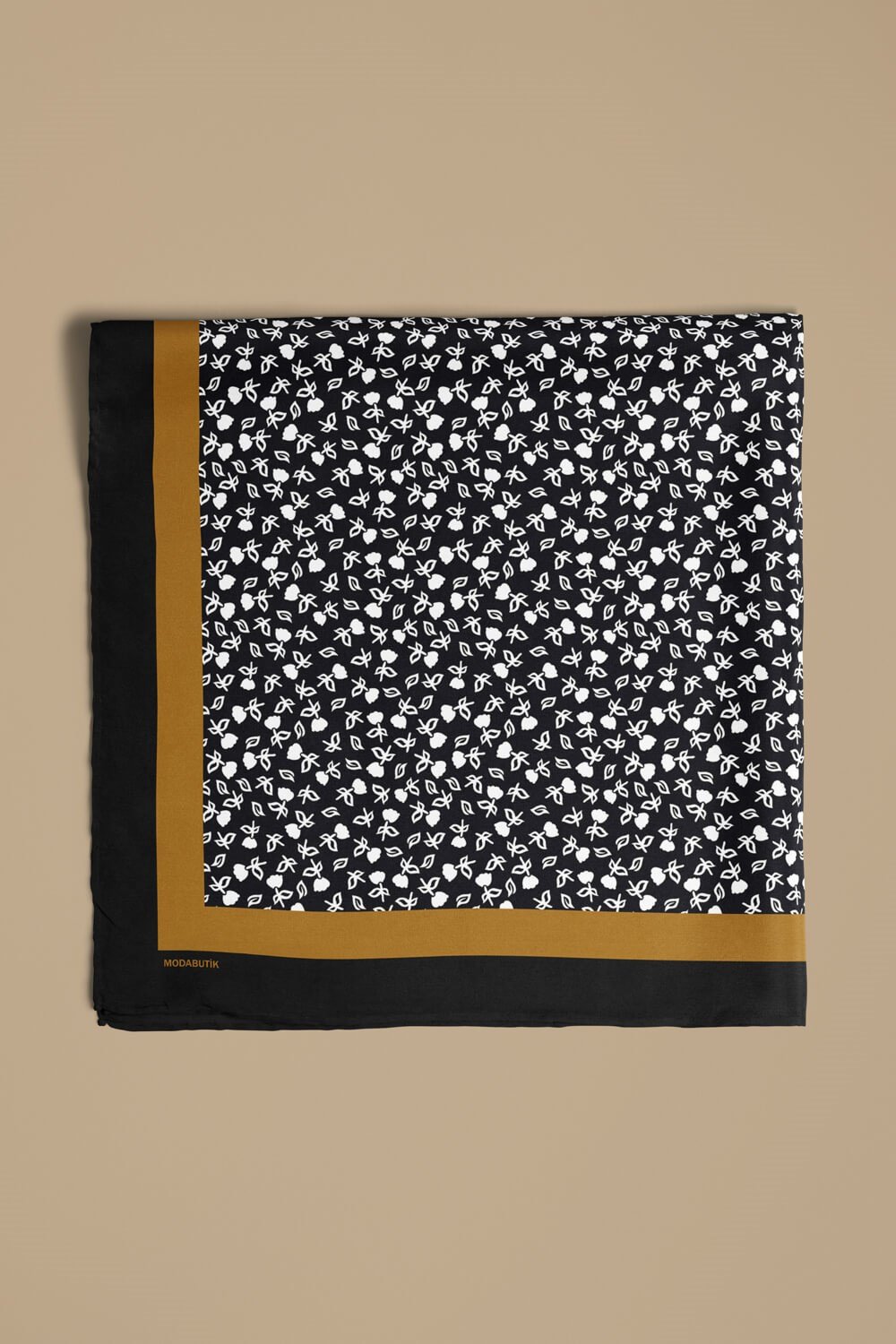 Violla Kadın Siyah Beyaz Geometrik Desenli 50x50 Bandana HYL DG01532-22