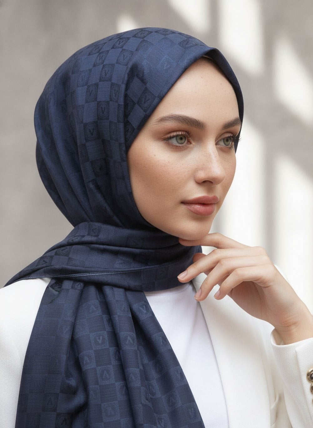 Vissona %57 İPEK %43 PAMUK Degrade Desenli İndigo Renkli Şal -  70x190 Dikiş Tipi İtalyan Dikişli