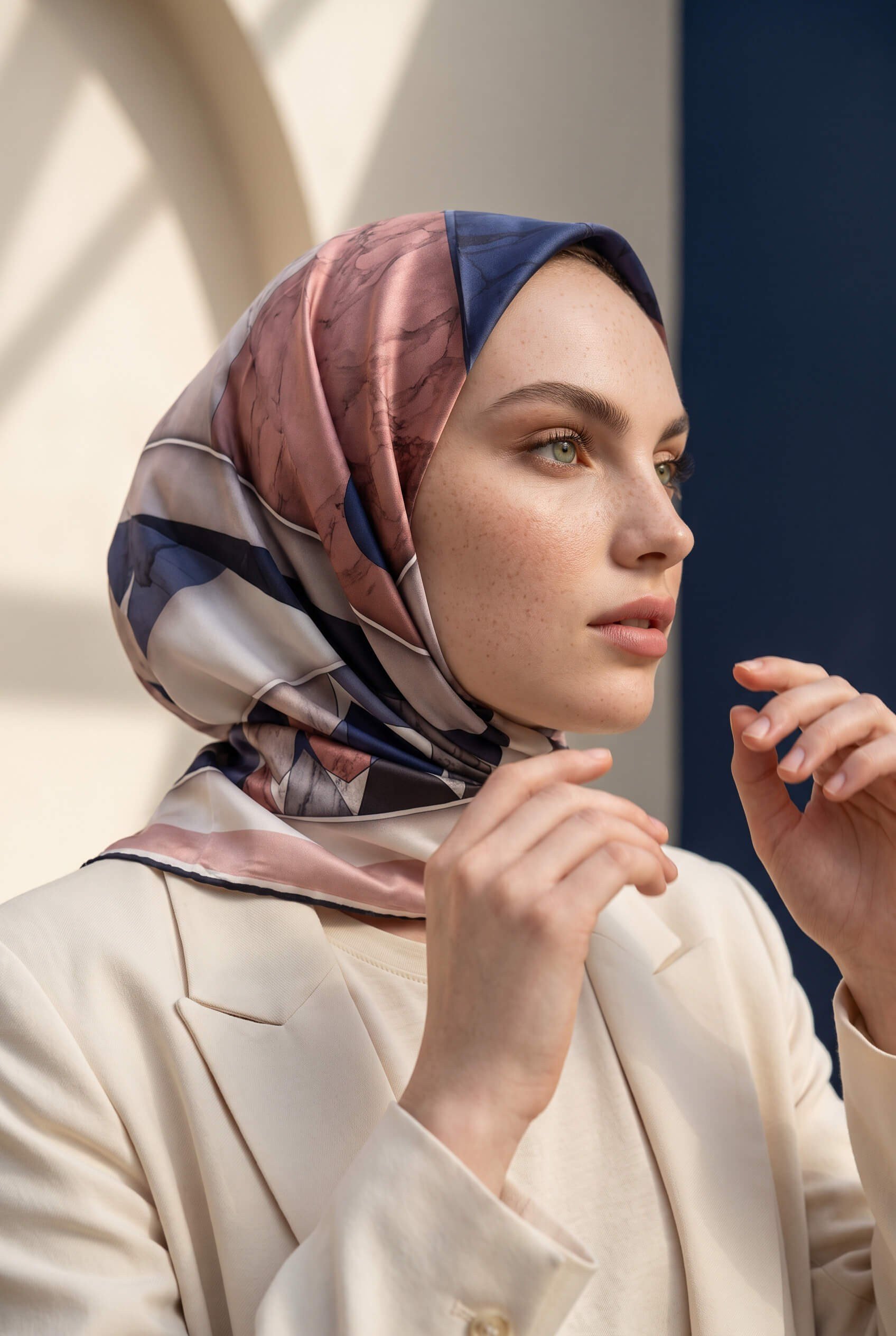 Rayon Geometrik Mermer Desenli Pudra Renkli 90x90 Eşarp (İpek İçermez) Kenar Dikiş Şekli El Dikişli