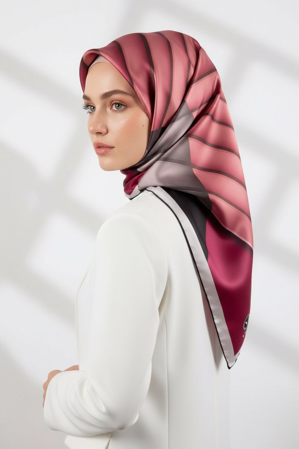 Rayon Zikzak Çizgi Desenli Pembe Renkli 90x90 Eşarp (İpek İçermez) Dikim Şekli : El Dikişi
