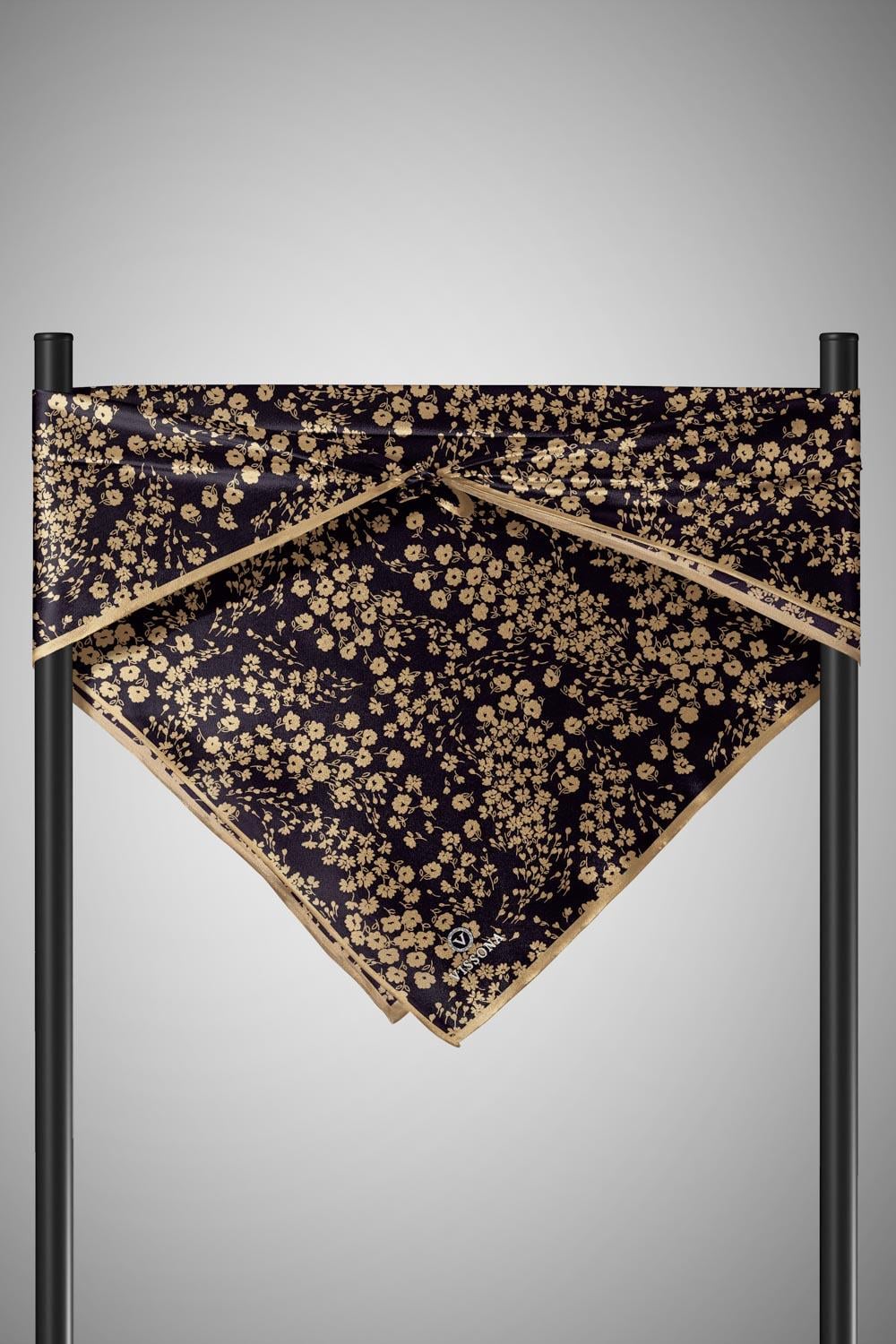 %100 Twill İpek Çıtır Çiçek Desenli Siyah - Gold Renkli 90x90 Eşarp Dikim Şekli : El Dikişi
