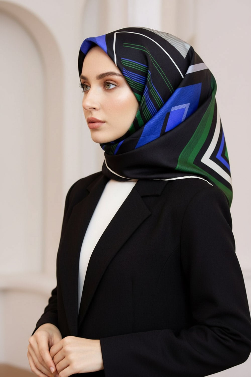 %100 Twill İpek Kare Desenli Zümrüt Yeşili - Saks Renkli 90x90 Eşarp Kenar Dikiş Şekli El Dikişli