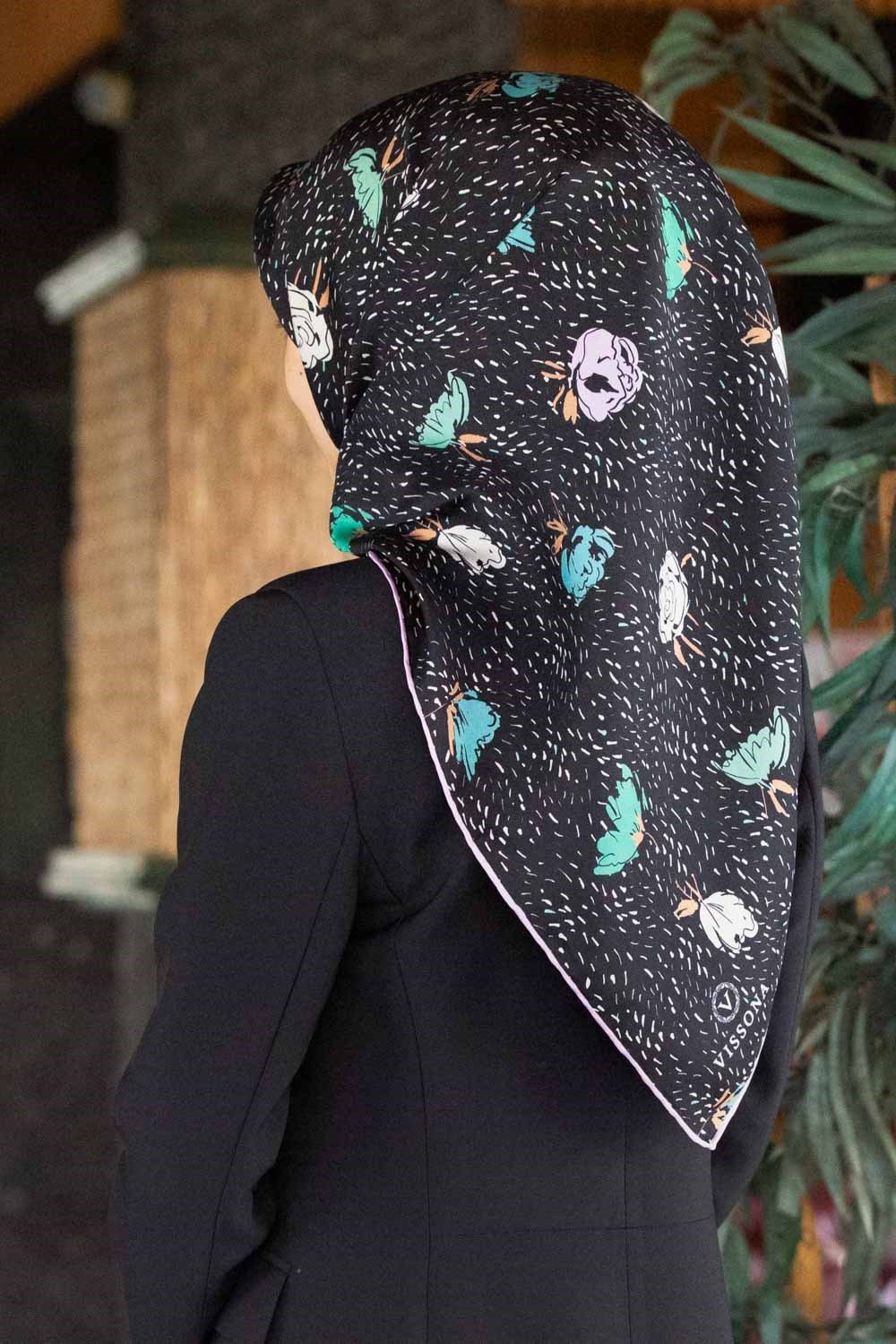 %100 Twill İpek Çıtır Çiçek Desenli Lila - Su Yeşili Renkli 90x90 Eşarp Dikim Şekli : El Dikişi