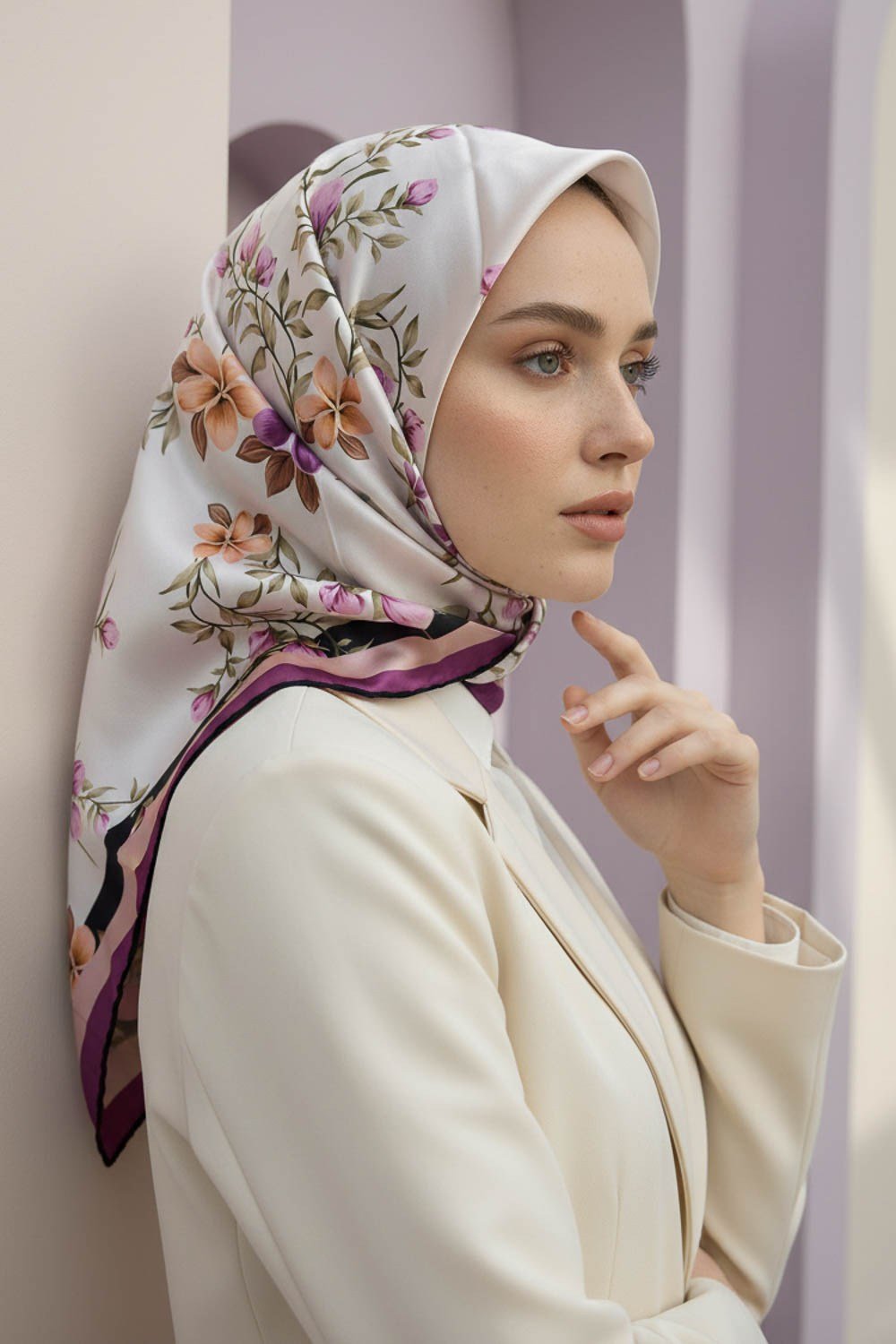 Rayon Çiçek Desenli Lila Renkli 90x90 Eşarp (İpek İçermez) Dikim Şekli : El Dikişi