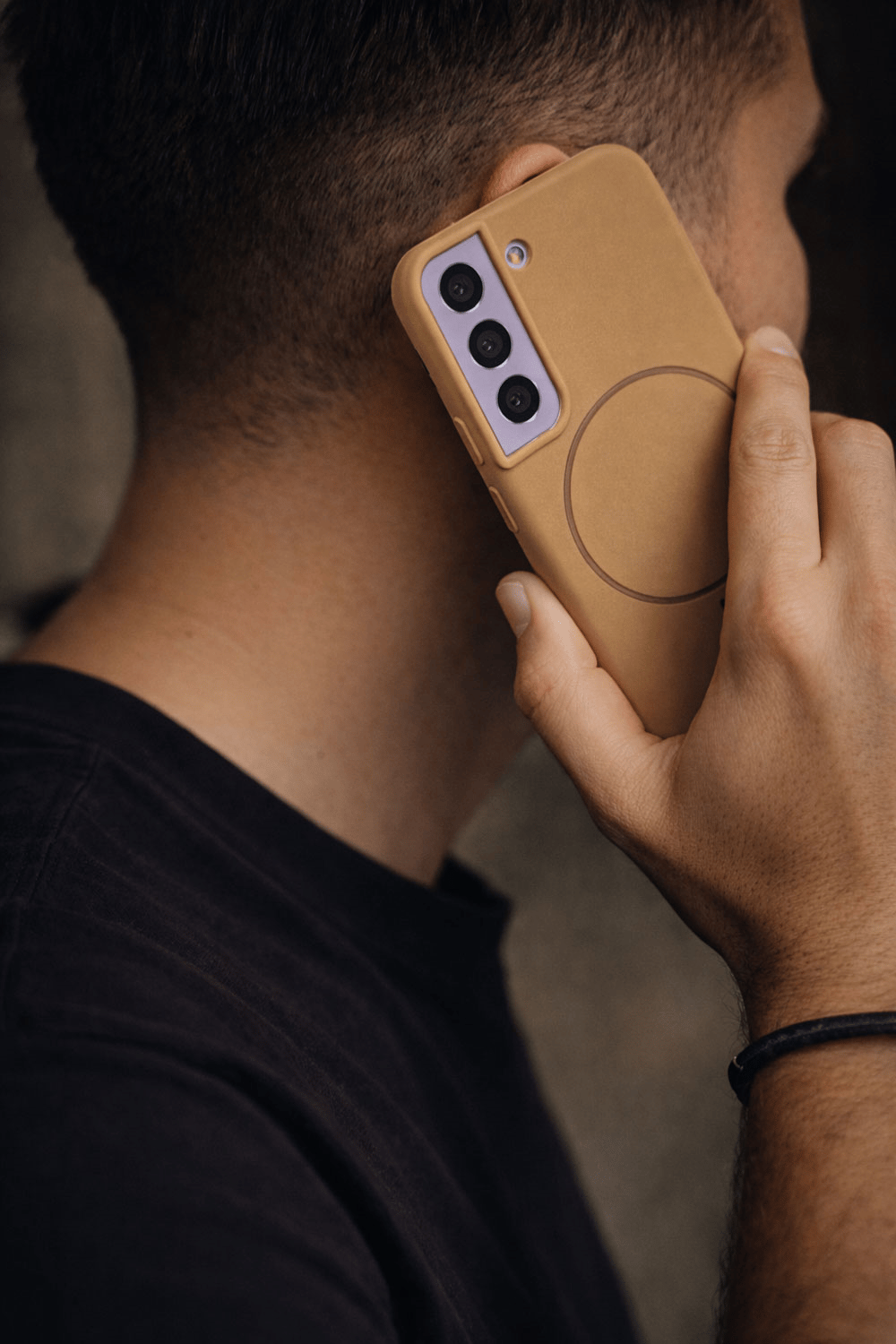 SAMSUNG Galaxy S22 Uyumlu İçi Kadife Magsafe Wireless Şarz Özellikli Camel Renkli Telefon Kılıfı