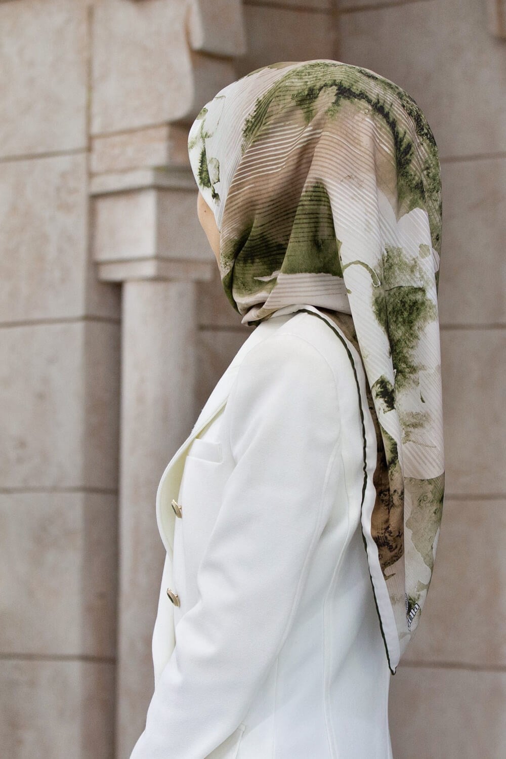 Twill Batik Desenli Zümrüt Yeşili Renkli 90x90 Eşarp (İpek İçermez) Dikim Şekli : El Dikişi