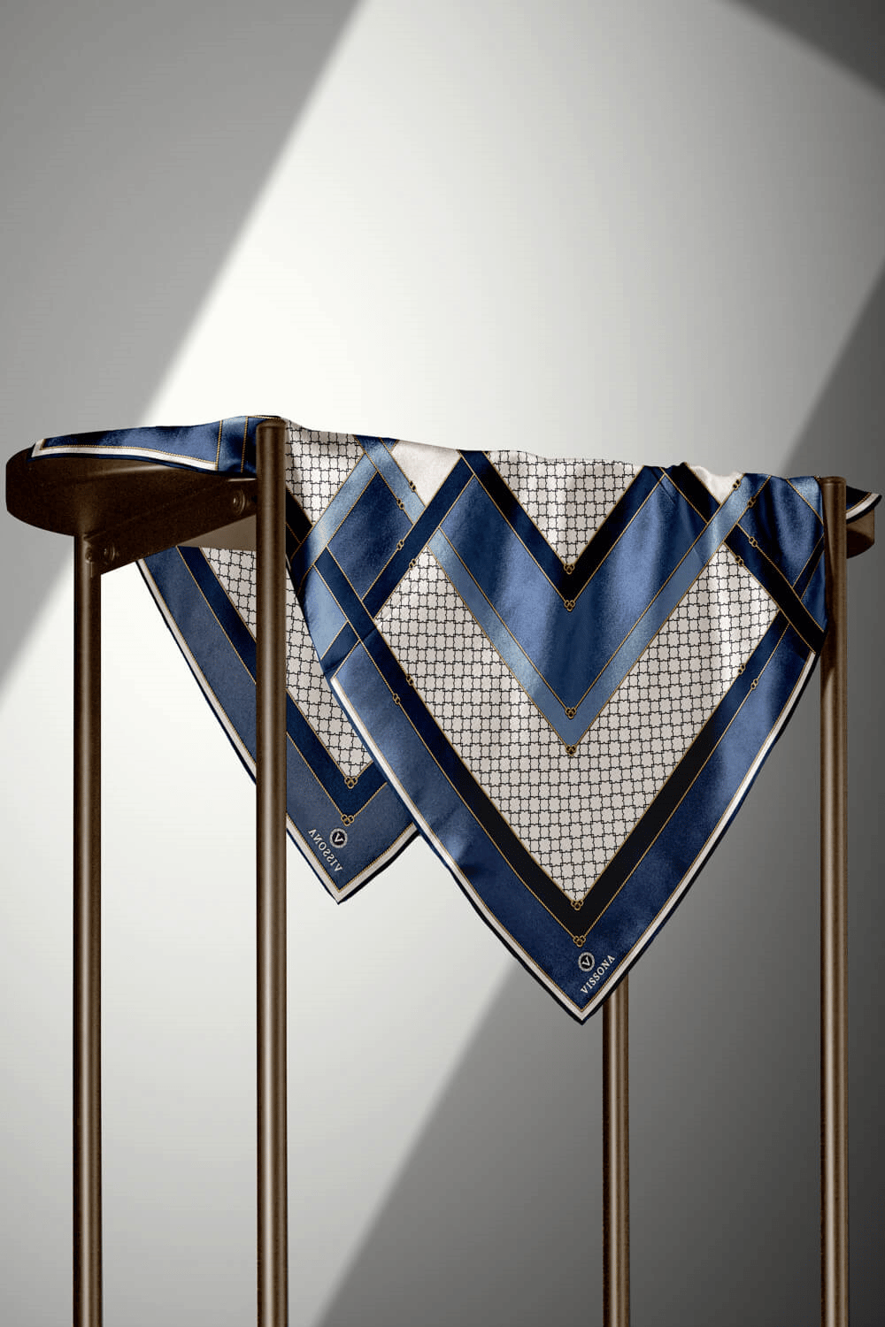 %100 Twill İpek Geometrik Desenli Lacivert - İndigo Renkli 90x90 Eşarp Dikim Şekli : El Dikişi