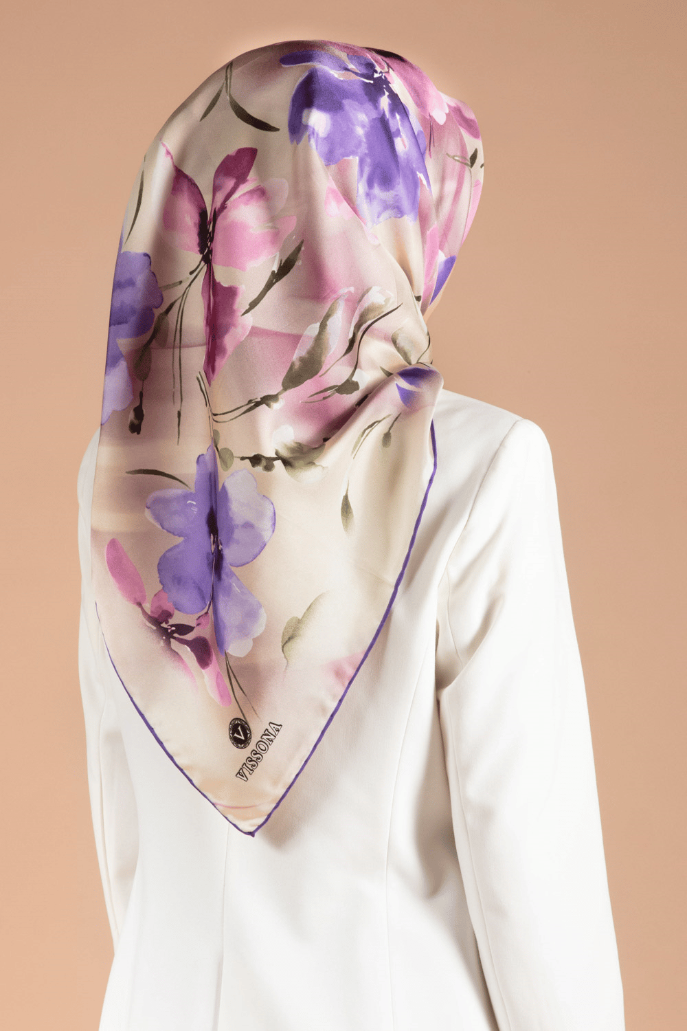 %100 Twill İpek Çiçek Desenli Mor - Pembe Renkli 90x90 Dikim Şekli : El Dikişi Eşarp