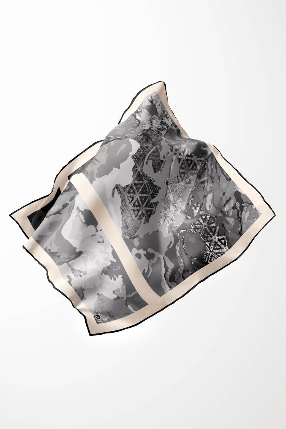 Twill Etnik ve Batik Desenli Gri Renkli 90x90 Eşarp (İpek İçermez) Dikim Şekli : El Dikişi
