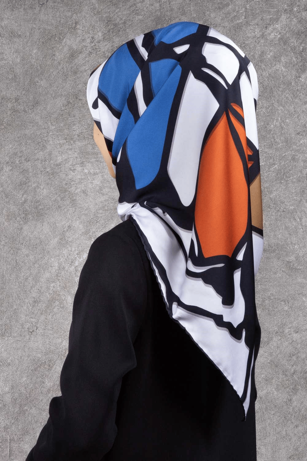 Twill Geometrik Desenli Taba - İndigo Renkli 90x90 Eşarp (İpek İçermez) Dikim Şekli : El Dikişi