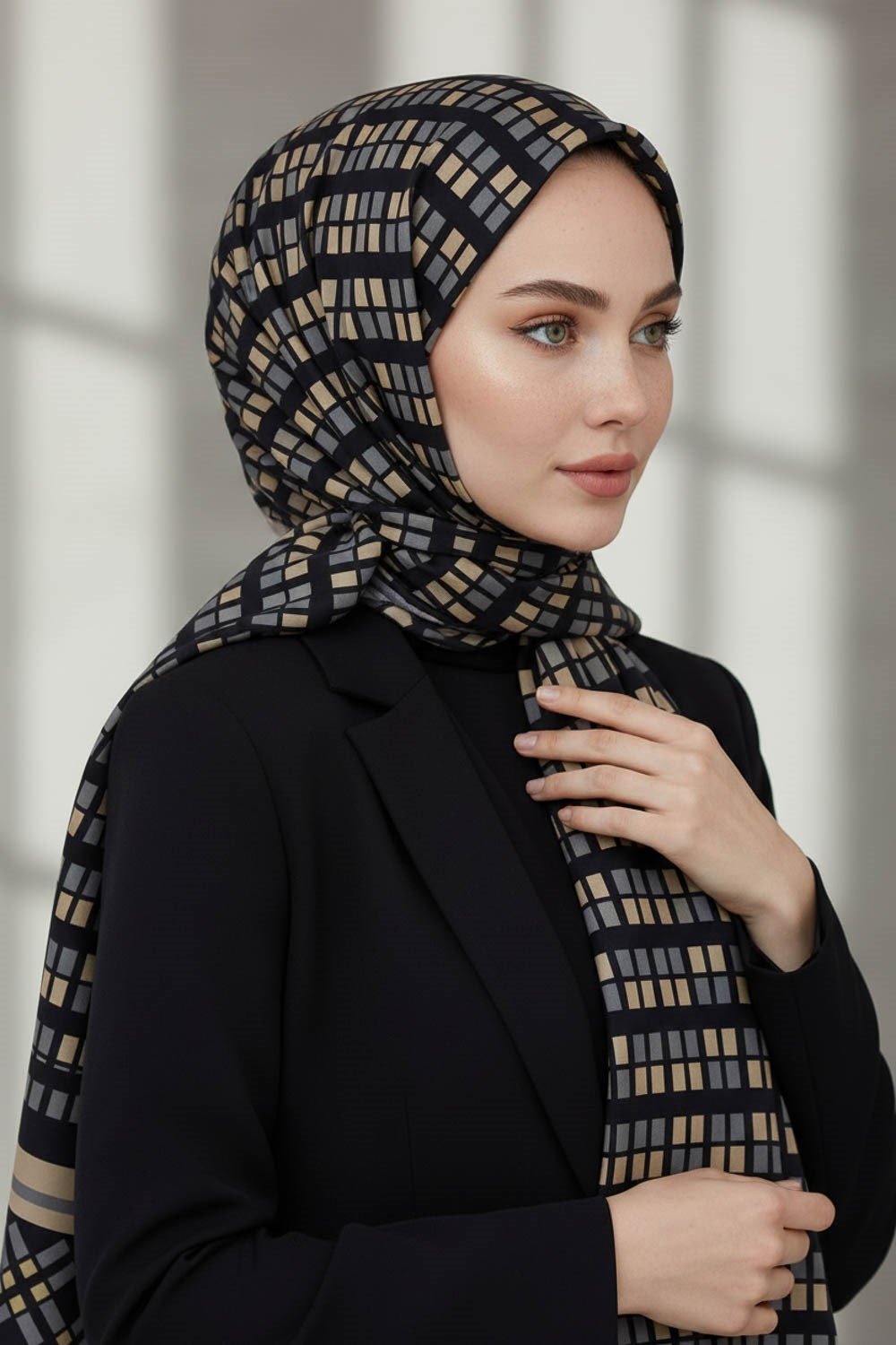 KREP KARE DESENLİ FÜME RENKLİ 75X195 KIRIŞMAZ ŞAL