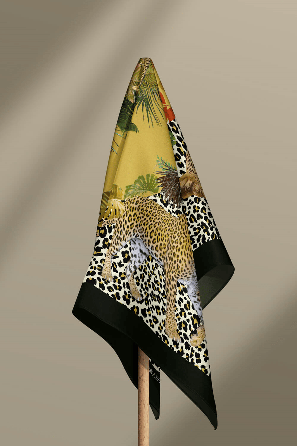 Z17 Kadın Sarı Kaplan Desenli 50x50 Bandana HYL DG01286-22