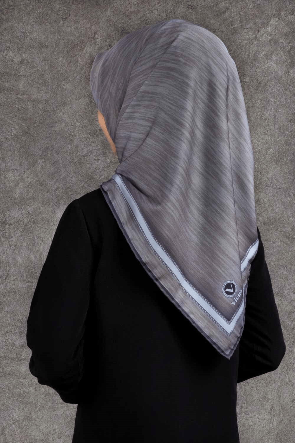 Twill Efektli Bordür Desenli Gümüş Renkli 90x90 Eşarp (İpek İçermez) Dikim Şekli : El Dikişi